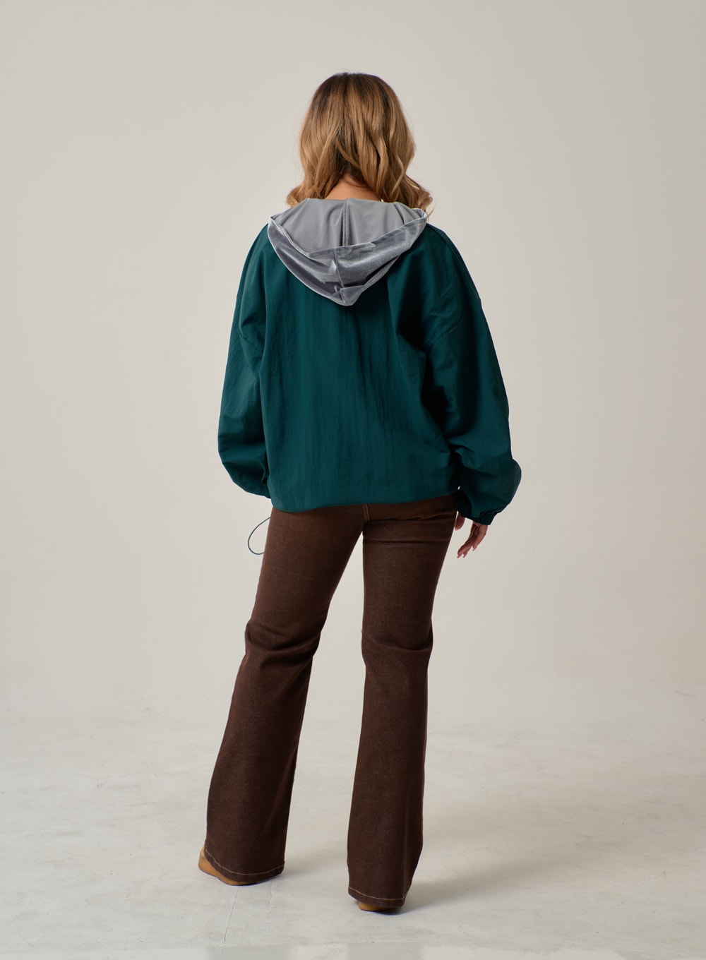 V-Neck Patch Sweatshirt IN22