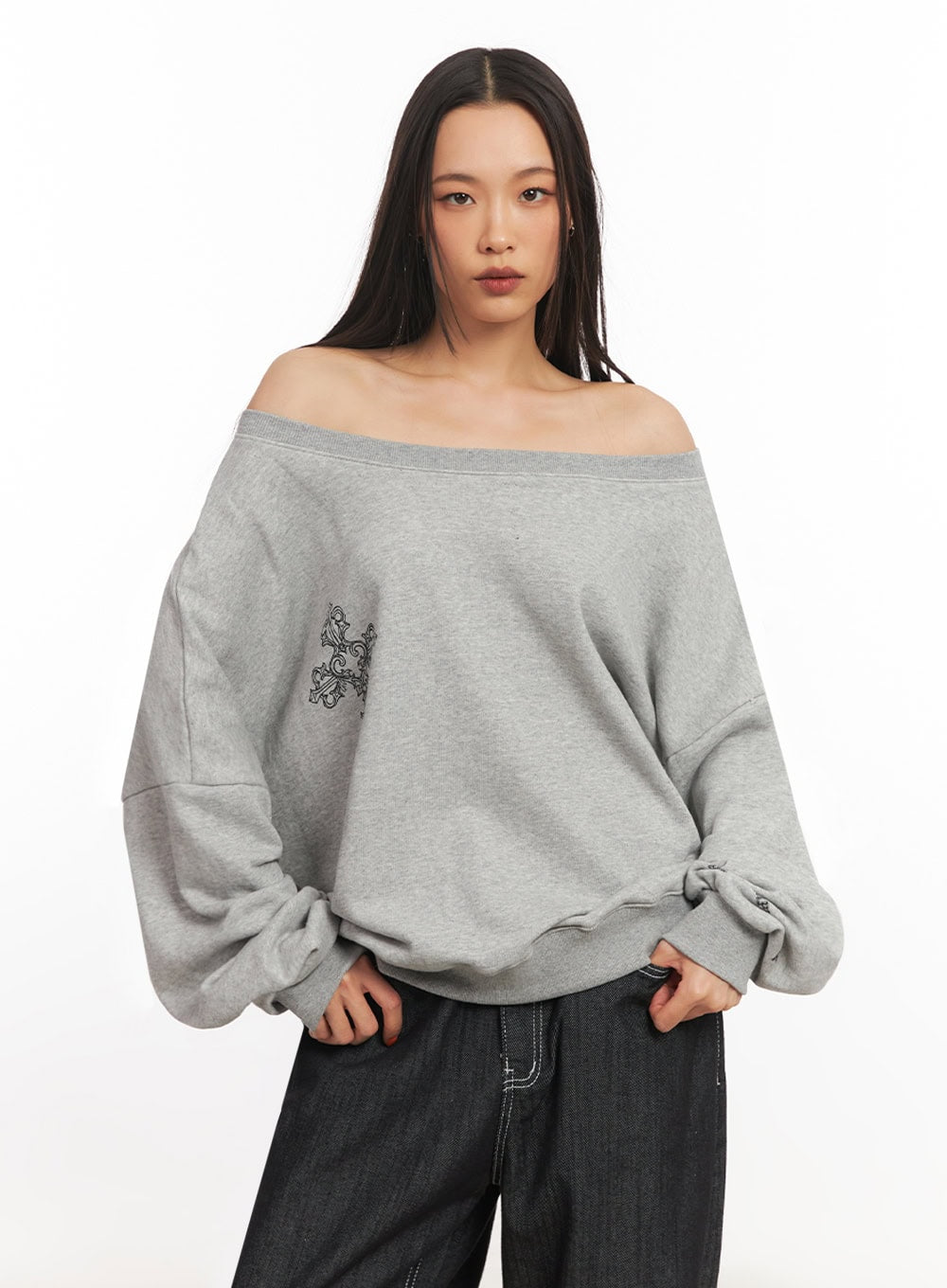 Off-Shoulder Cross Graphic Sweatshirt IA507