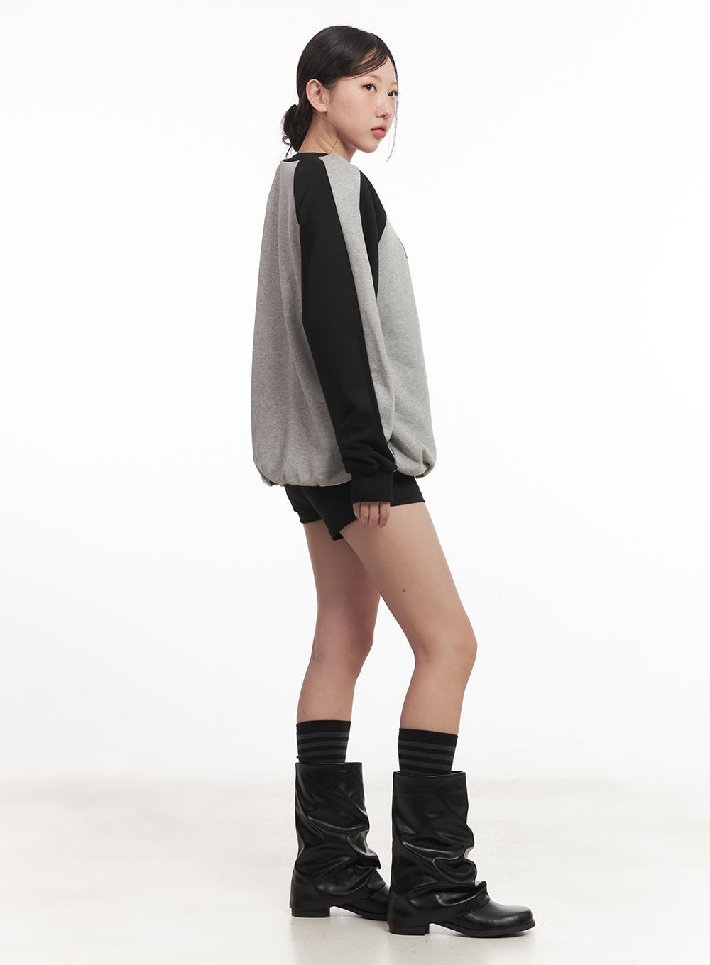 Graphic V-Neck Oversize Sweatshirt IM528