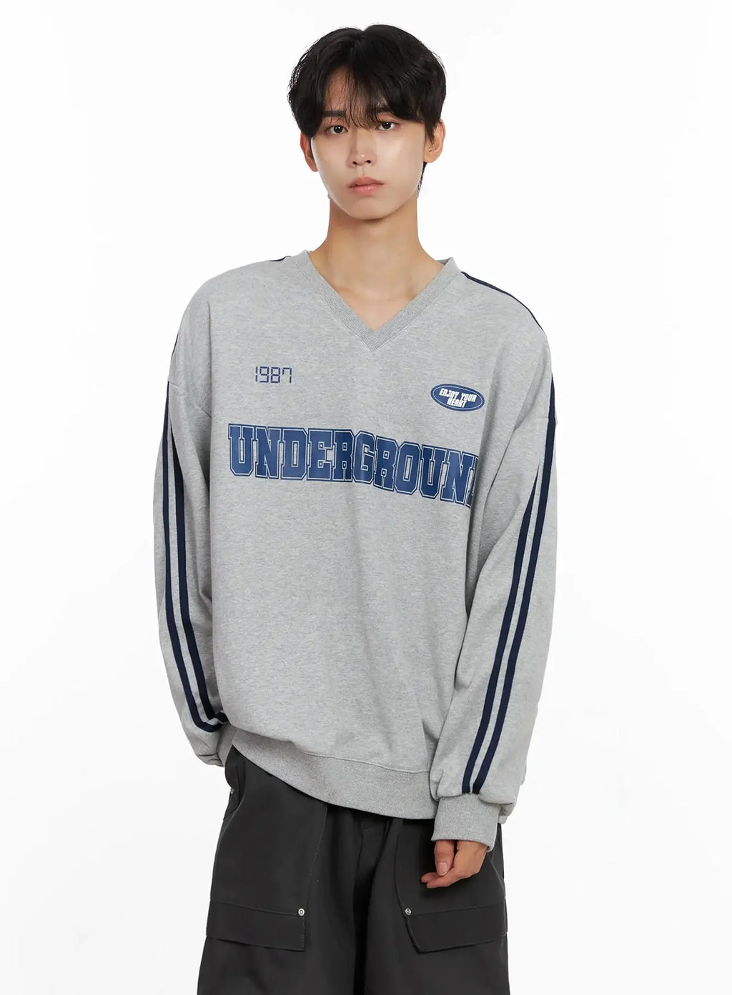 Men's Graphic V-Neck Sweatshirt IO516