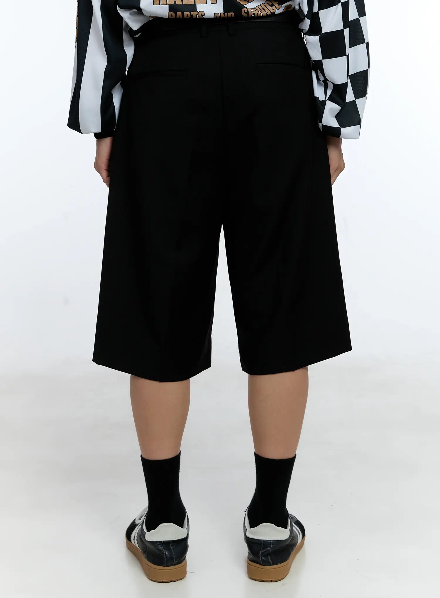 Men's Classic Pleated Bermuda Shorts IG519