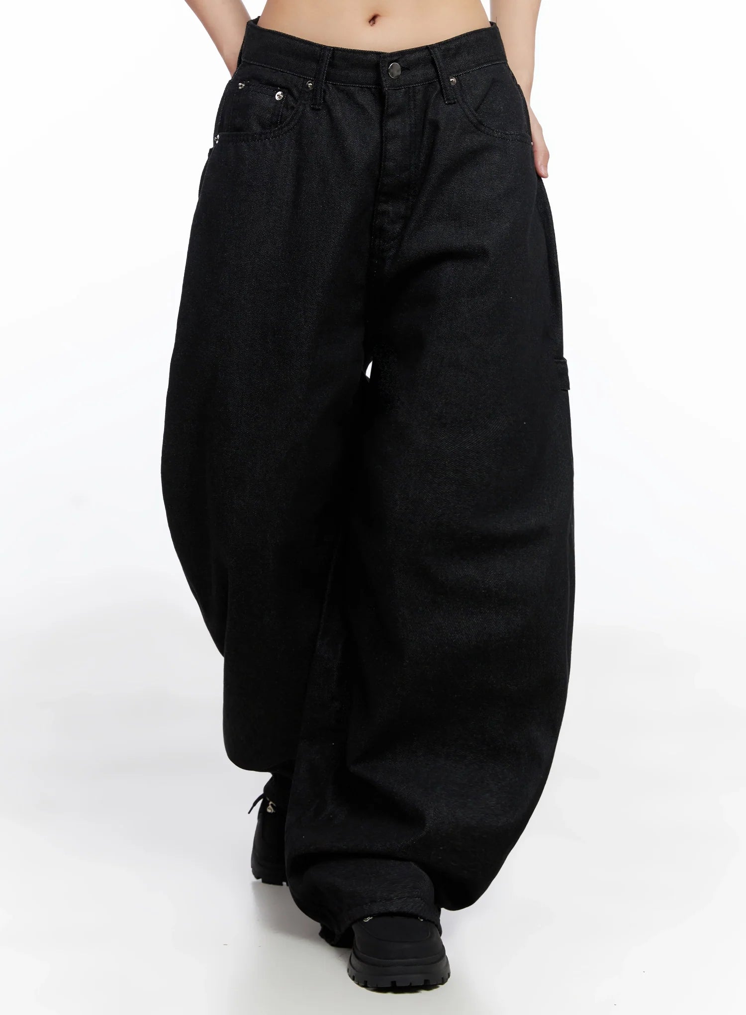 Lea Cross-Patch Baggy Jeans IS525