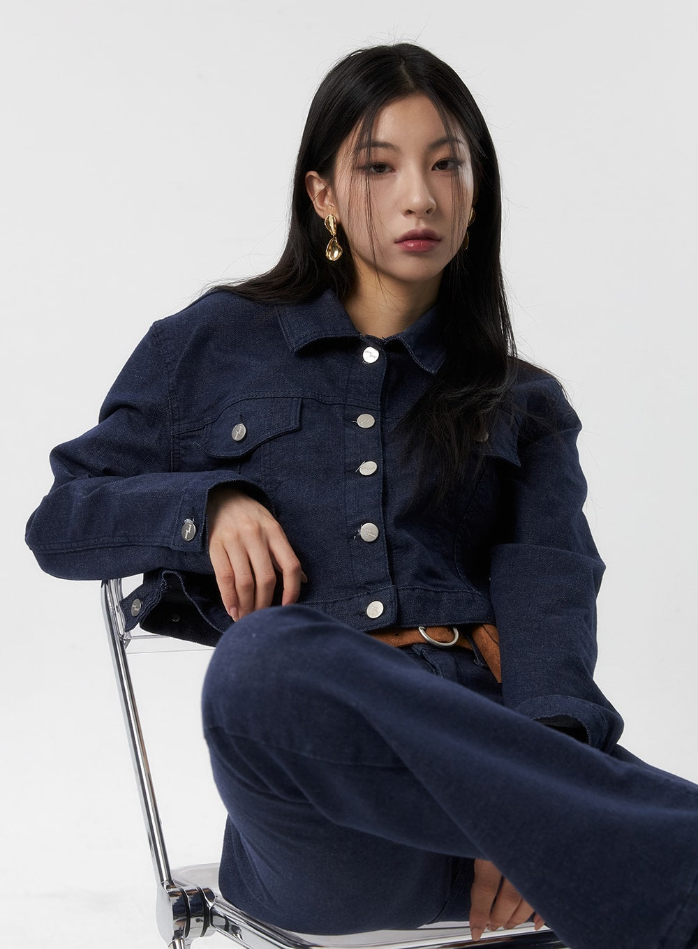 Buttoned Denim Crop Jacket IS315