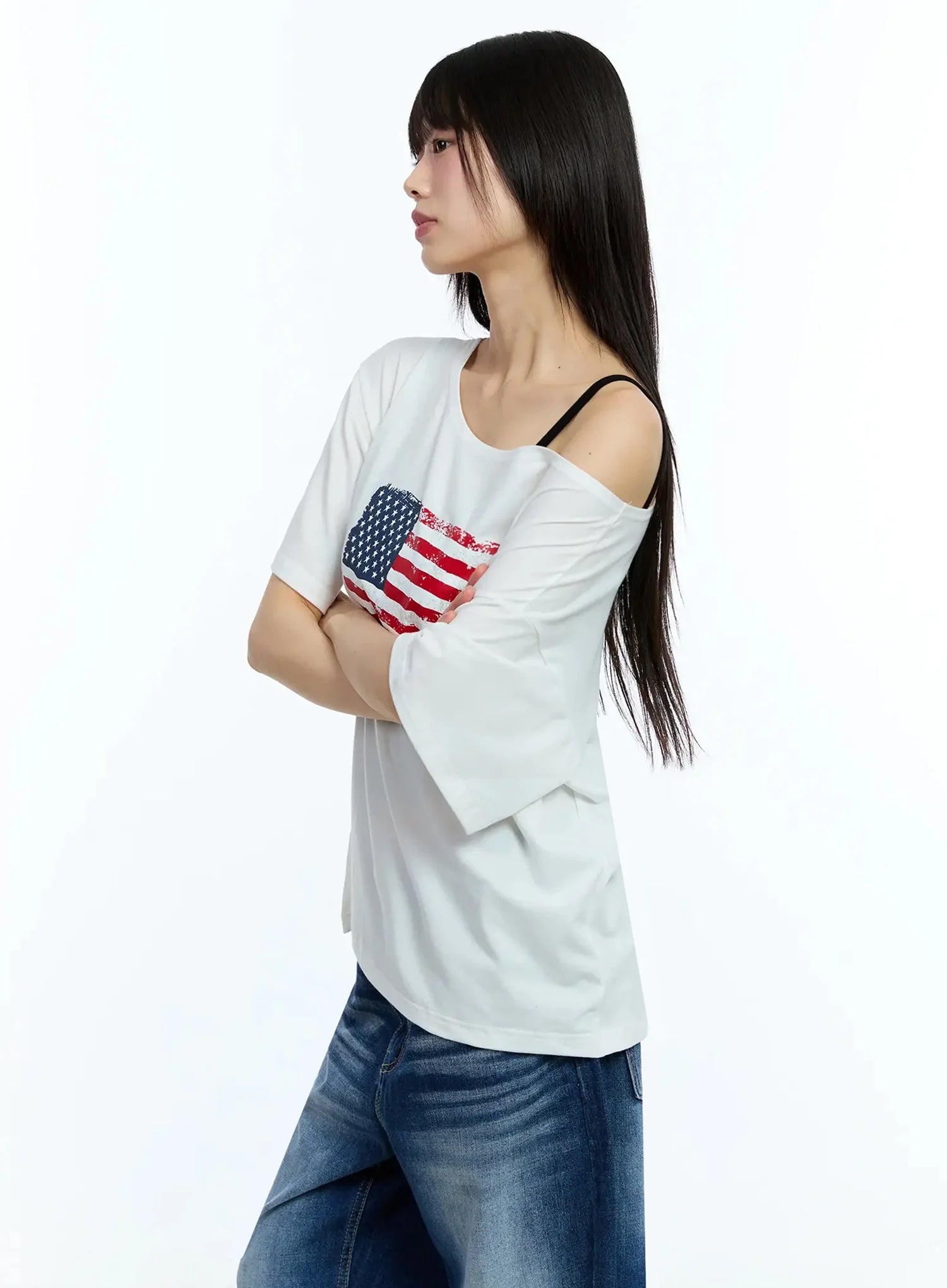 Off-Shoulder Graphic Print Tee IU525