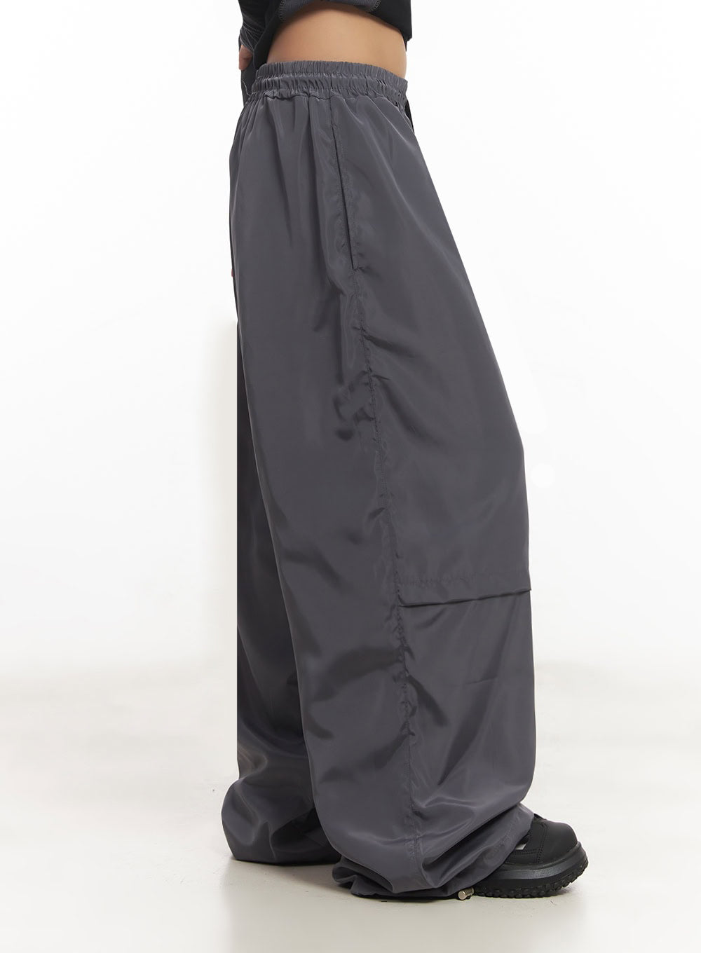 Pintuck Wide-Leg Windbreaker Trackpants IA517