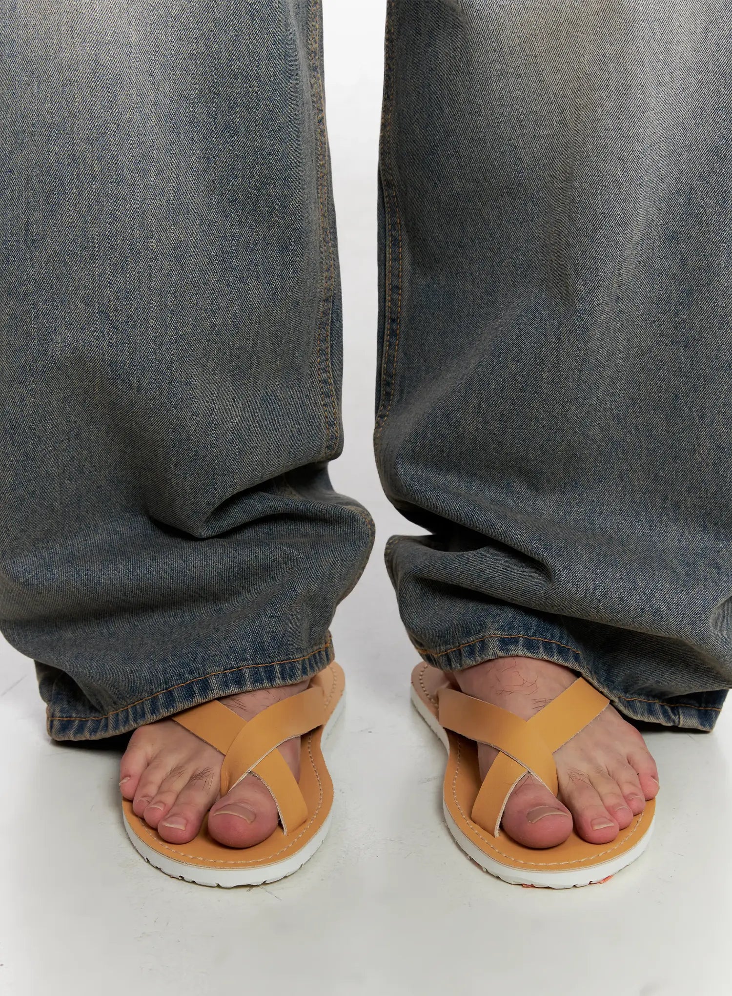 Men's Twist Strap Lightweight Sandals IG508