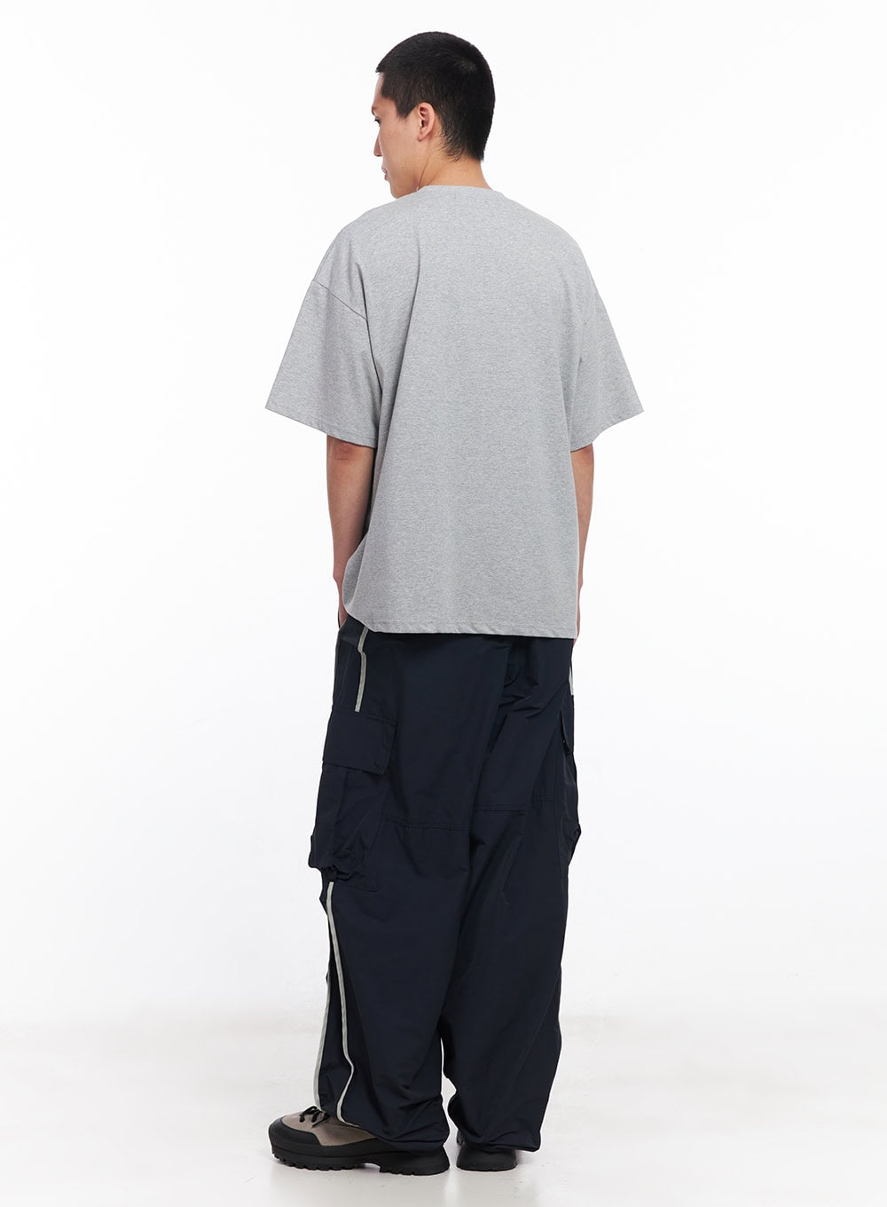 Men's Cargo Balloon-Fit Windbreaker Pants (Dark blue) IU512