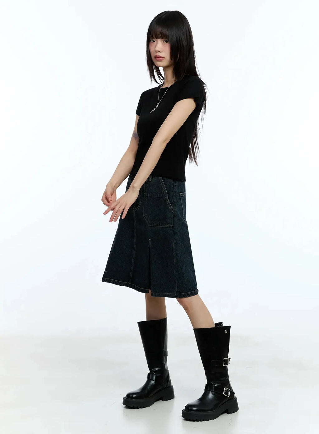 Slim-Fit Cropped Tee IU523