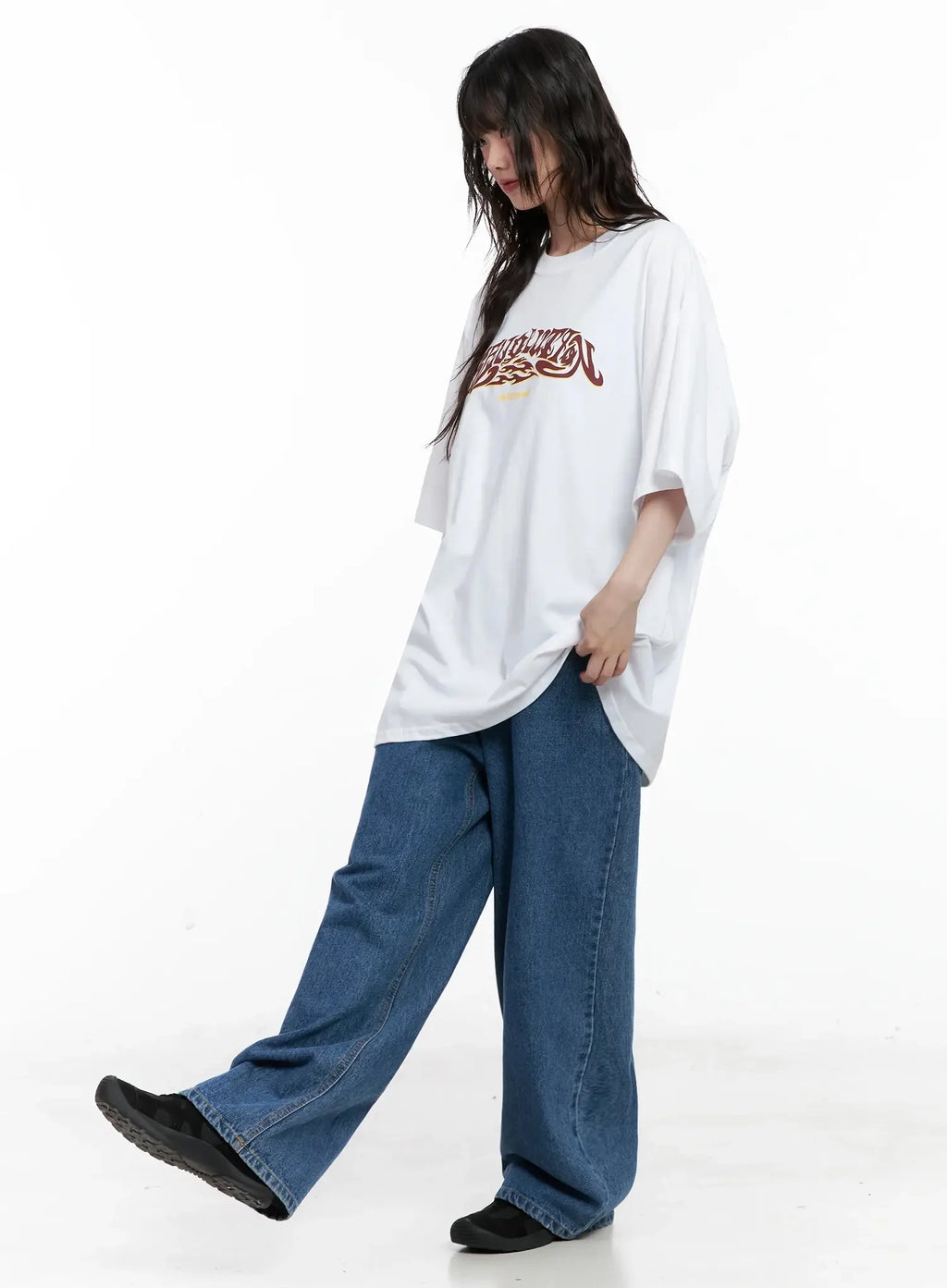 Pharita Loose-Fit Jeans IL528