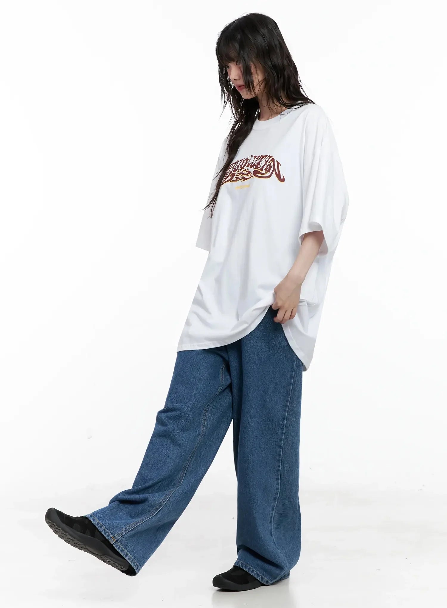 Pharita Loose-Fit Jeans IL528