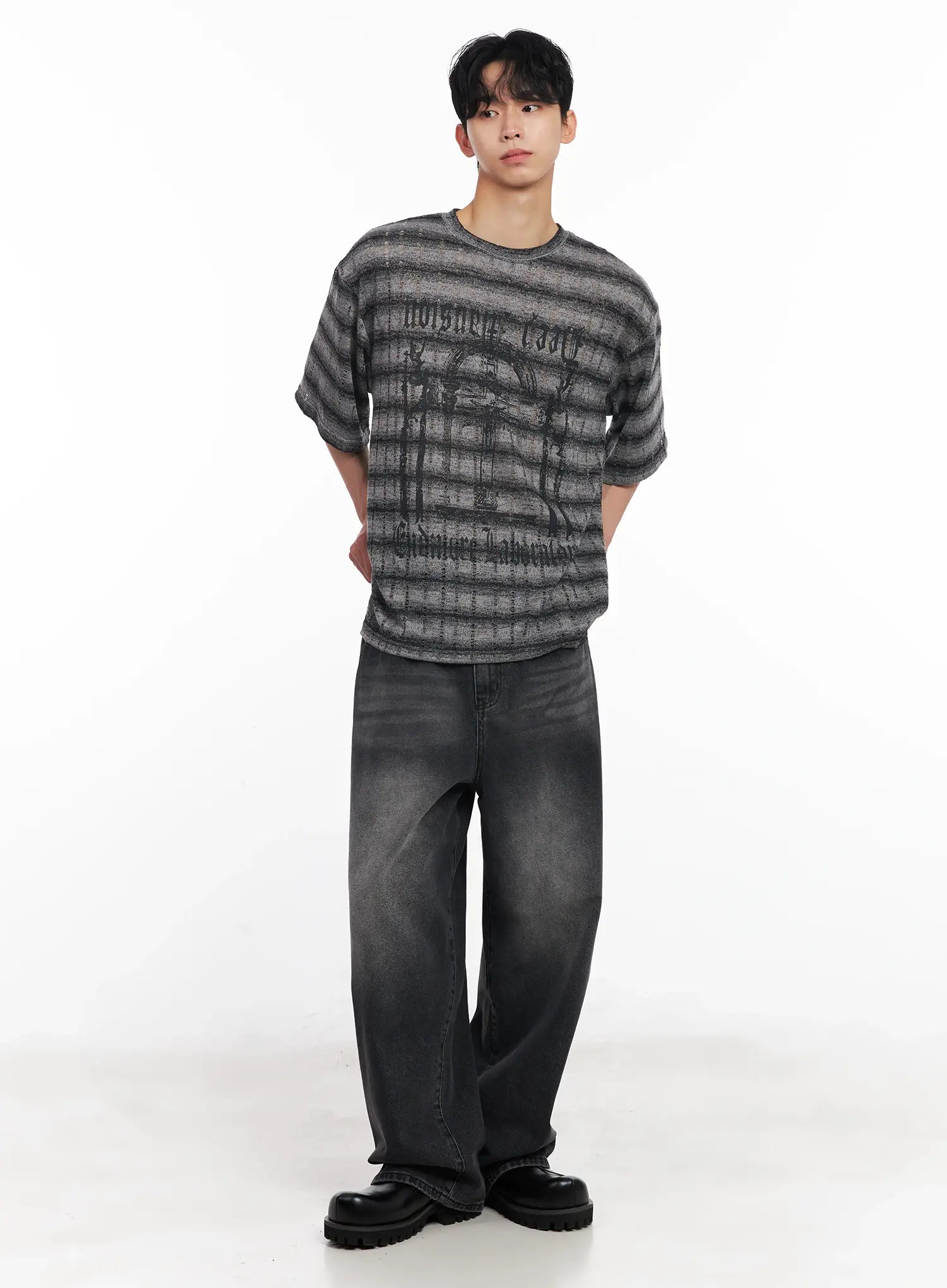 Men's Oversized Striped Graphic Tee IU526