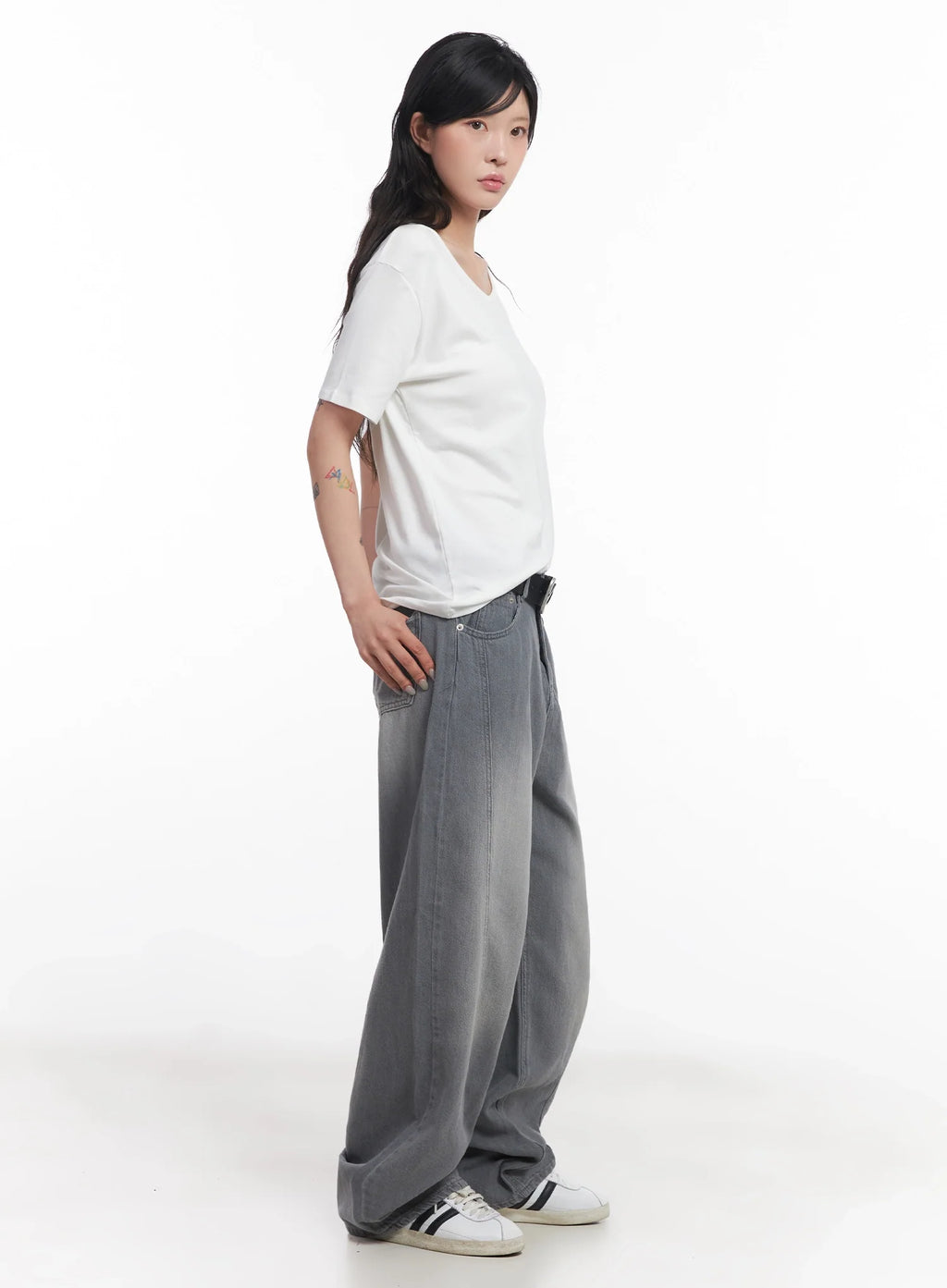 U-Neck Loose-Fit T-Shirt IC503