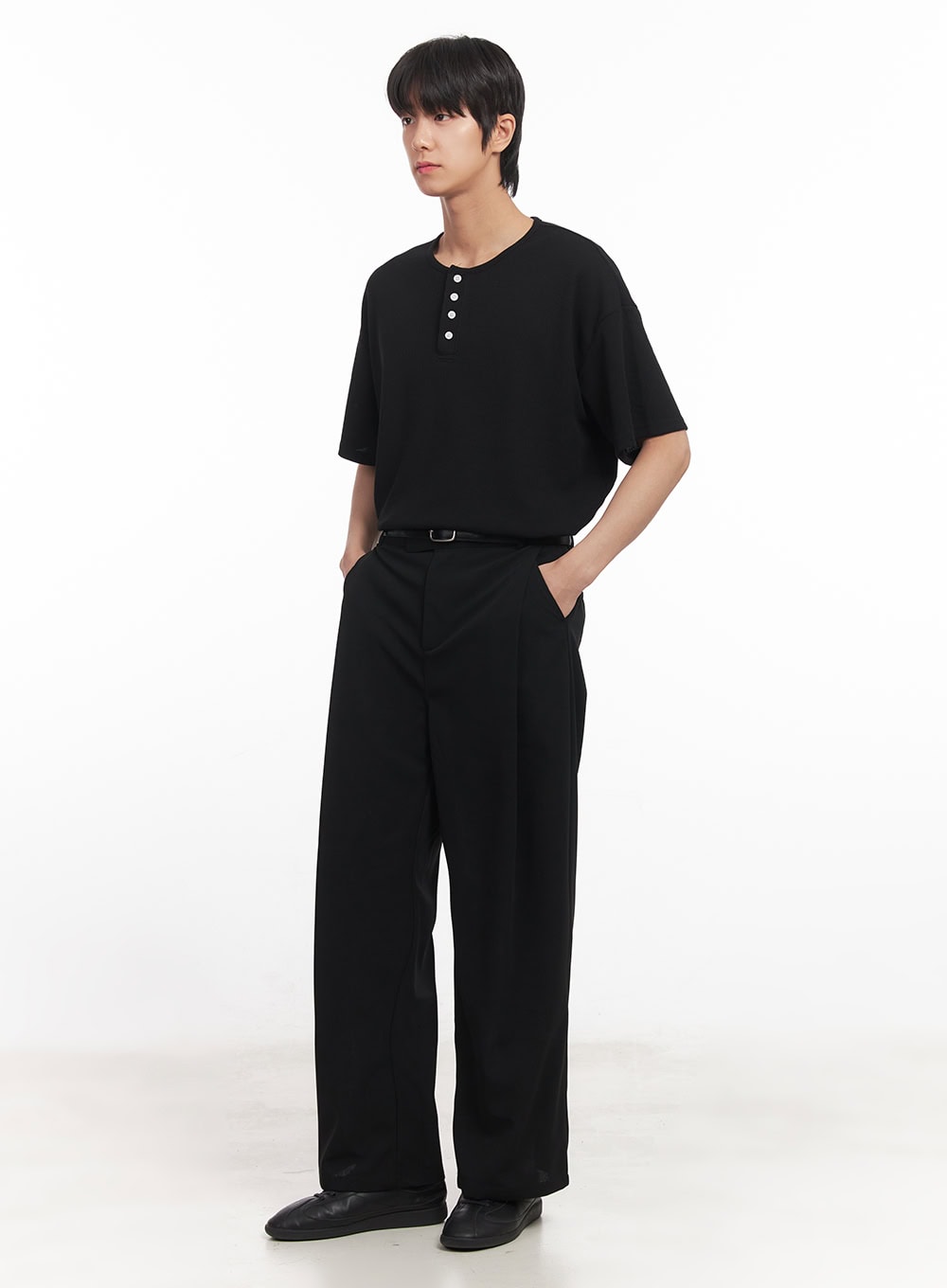 Men's Henley Neck Relaxed-Fit T-Shirt IA510