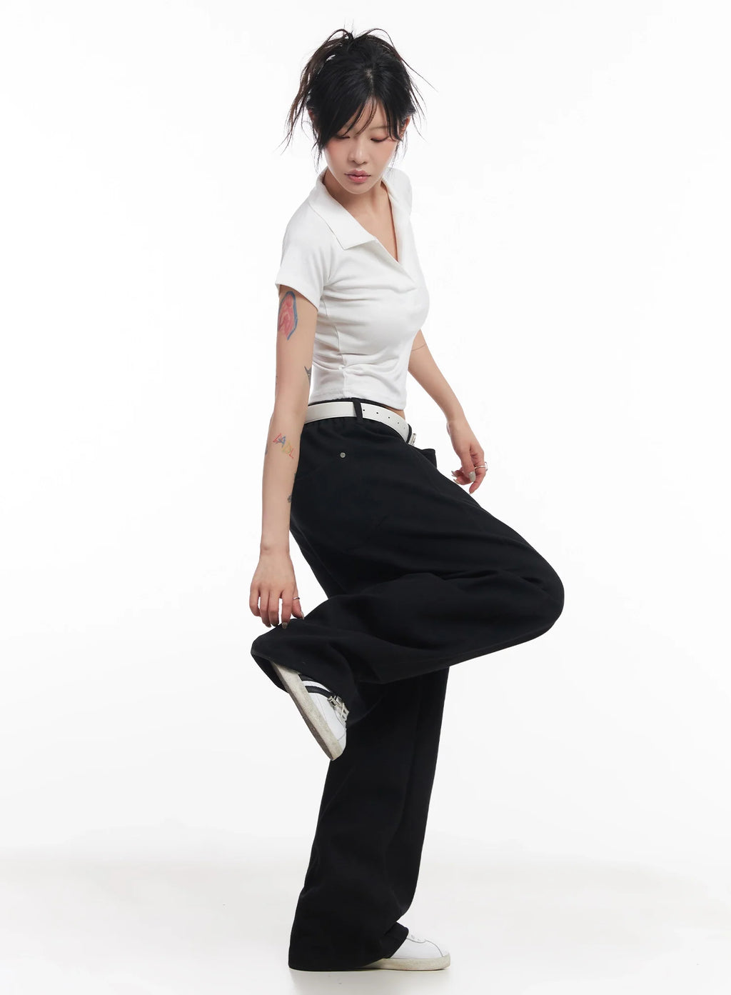 Chaeryeong Belted Wide-Leg Sweatpants IC503
