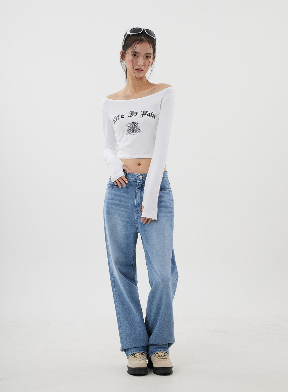 Graphic Off-Shoulder Warmer Cropped Top CJ310