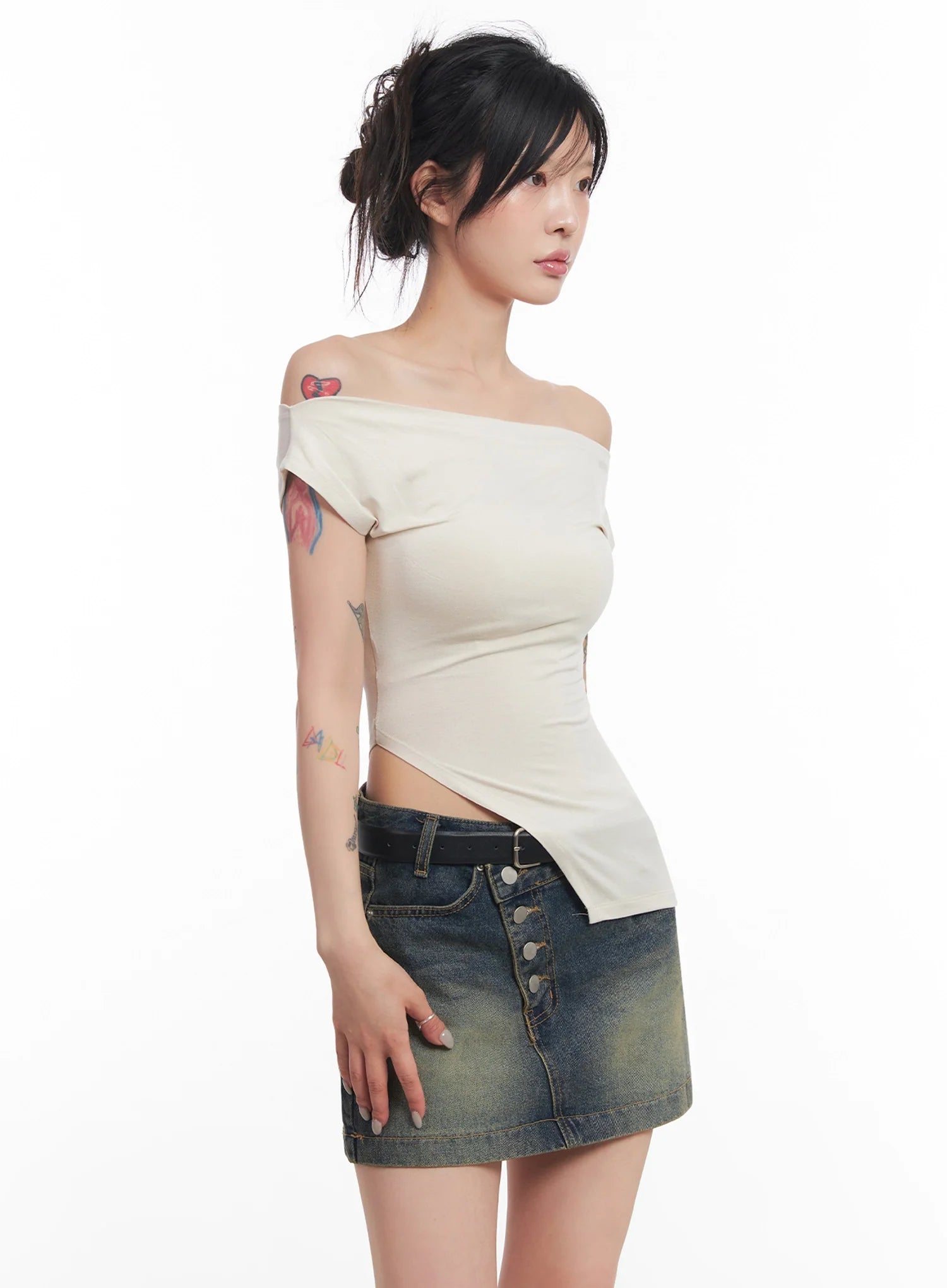 Slit Off-Shoulder Tee IC503