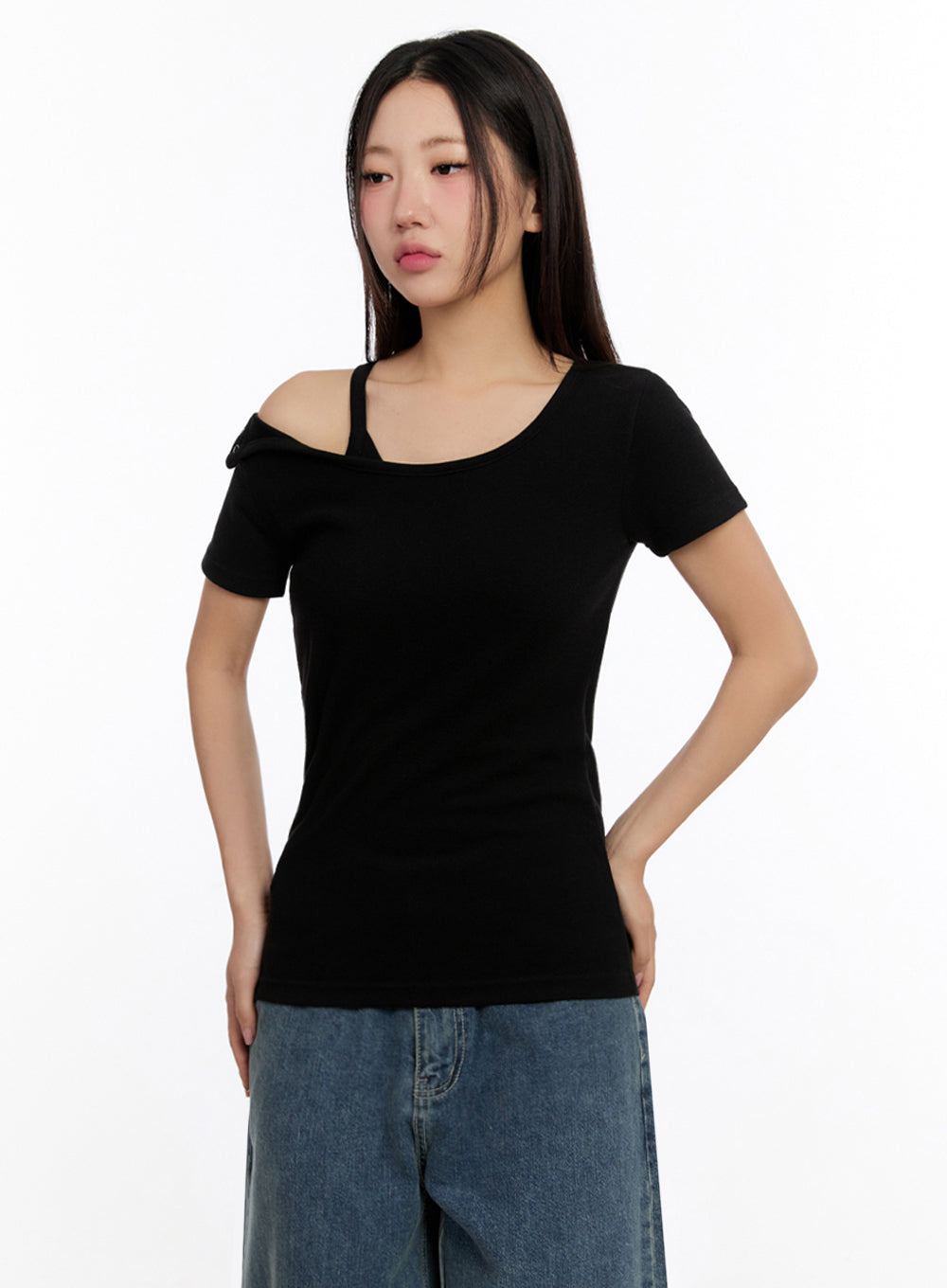 Slim-Fit Buttoned U Neck Top IU509