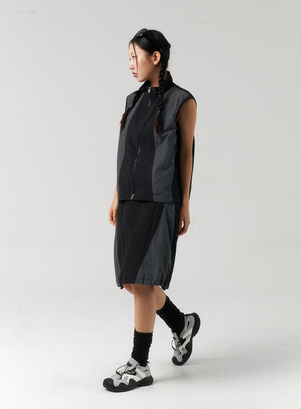 Nylon Sleeveless Zip-Up CU323