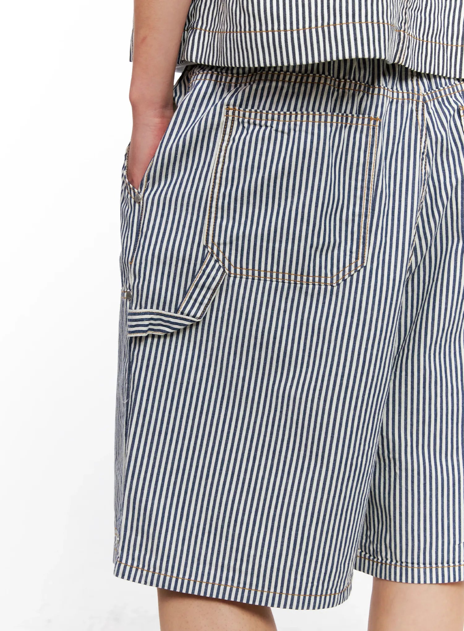 Men's Striped Bermuda Shorts IG511