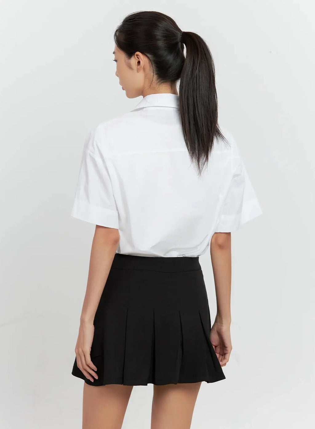 Collared Short-Sleeve Button-Up Shirt IL528