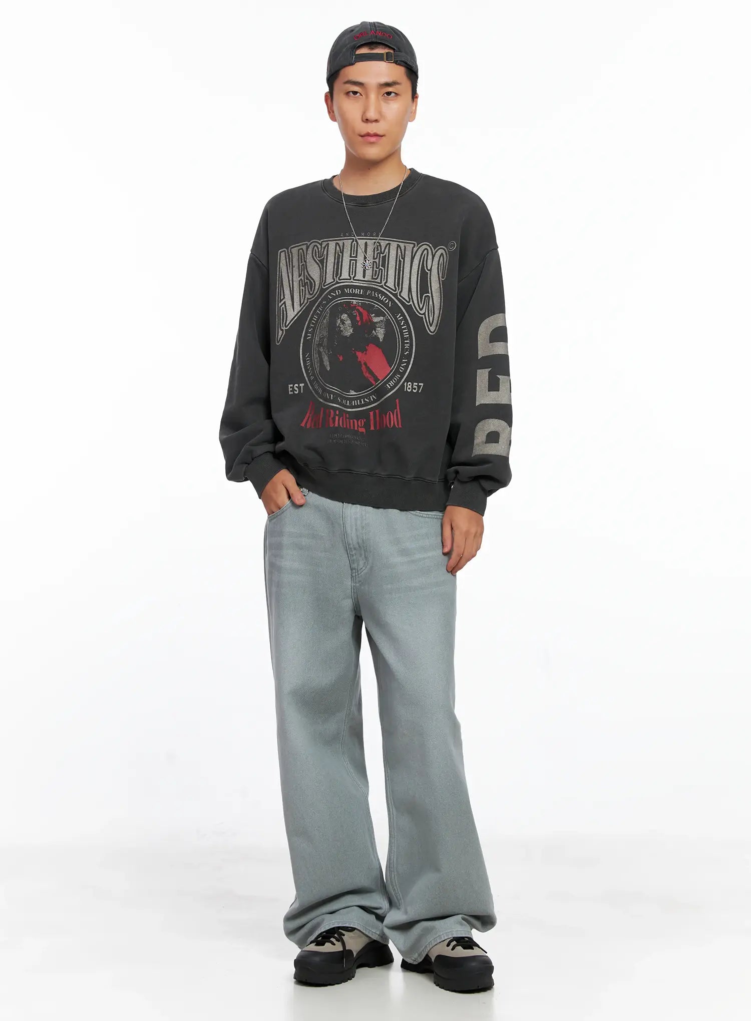 Men's Vintage Red Graphic Crewneck IS509