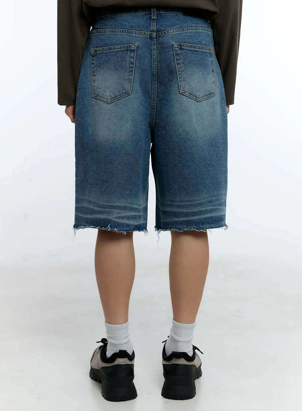 Men's Raw Hem Denim Bermuda Shorts IG515