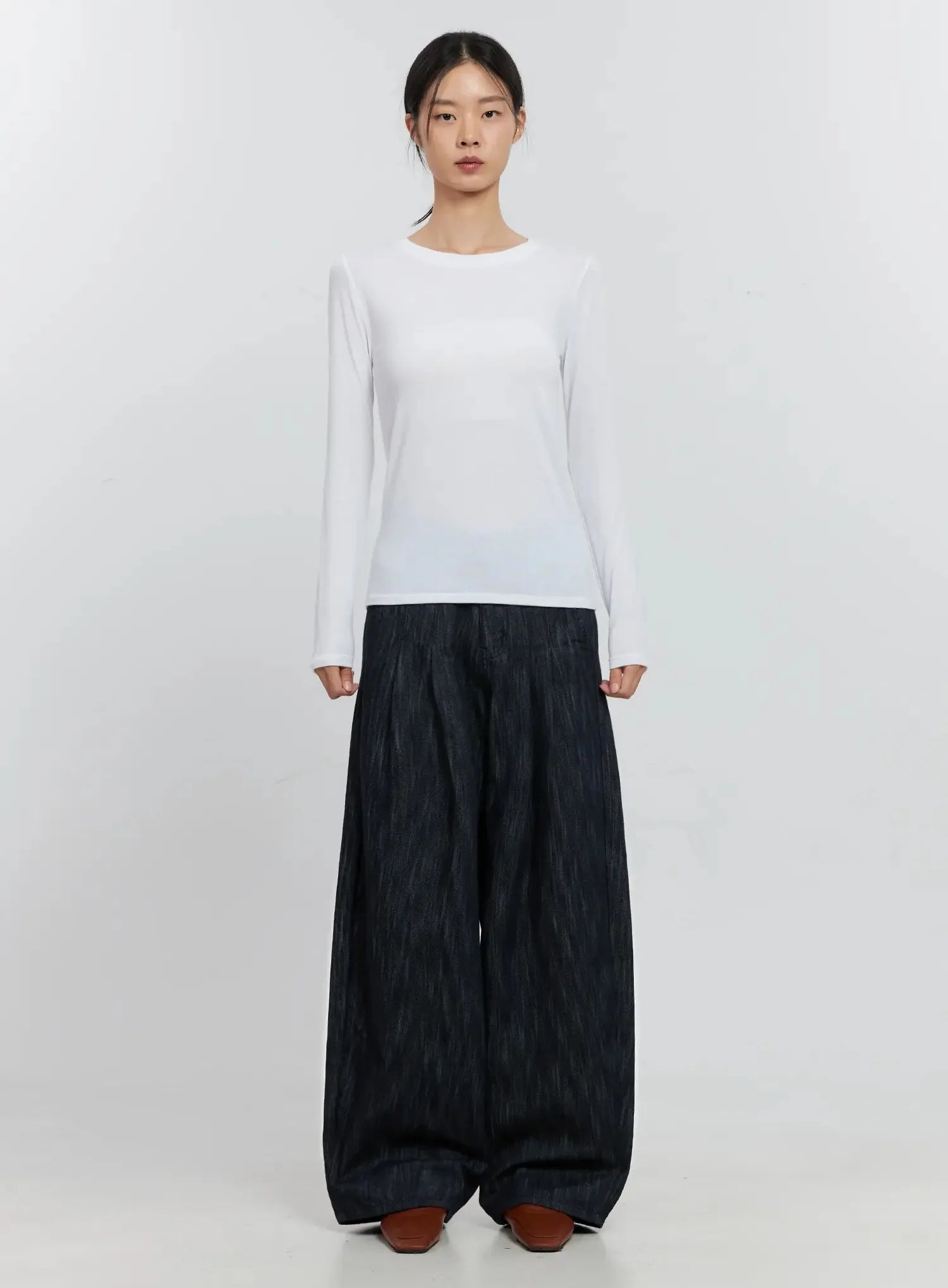 Uven Pintuck Wide-Leg Jeans IS516