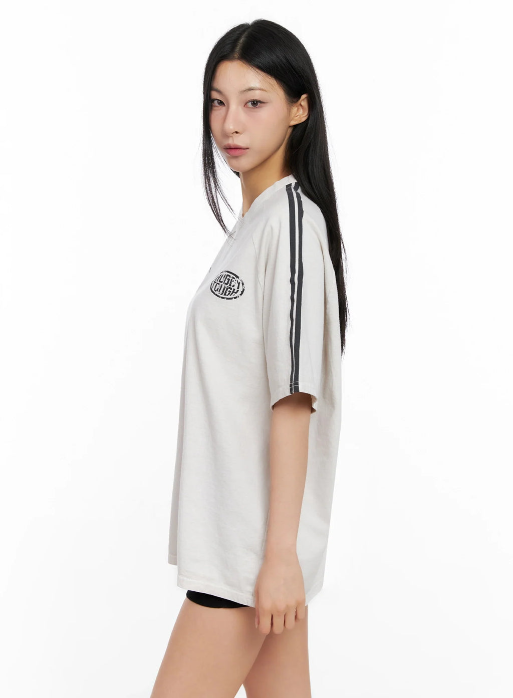 Relaxed-Fit V-Neck Graphic T-Shirt IG508