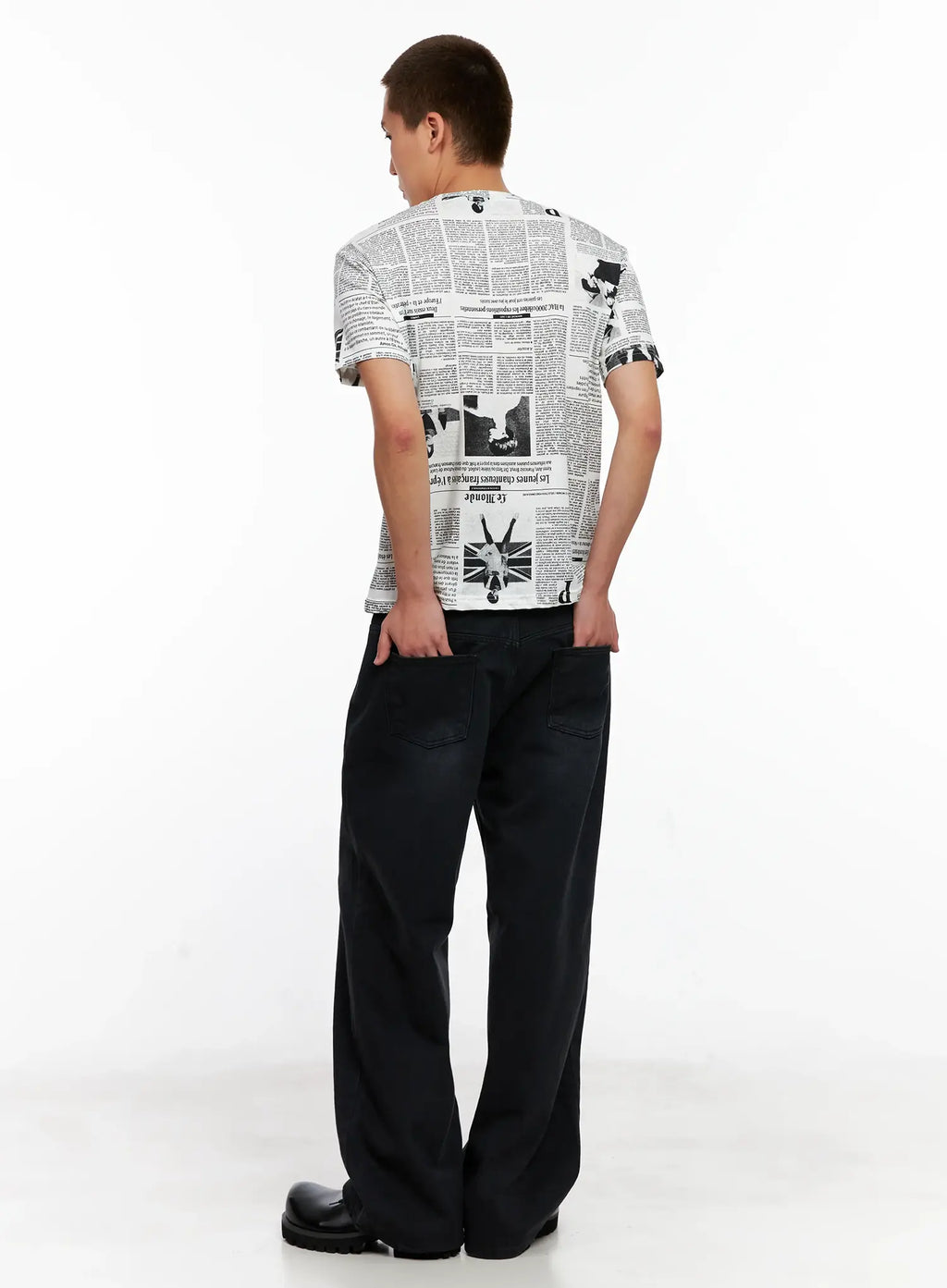 Men's Newspaper Graphic Tee IG511