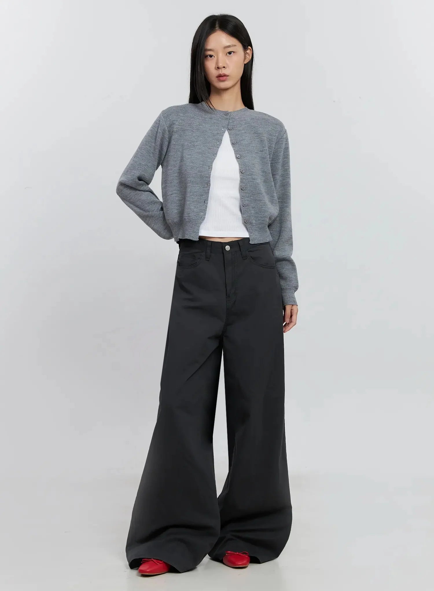 Classic Button-up Cardigan IS515