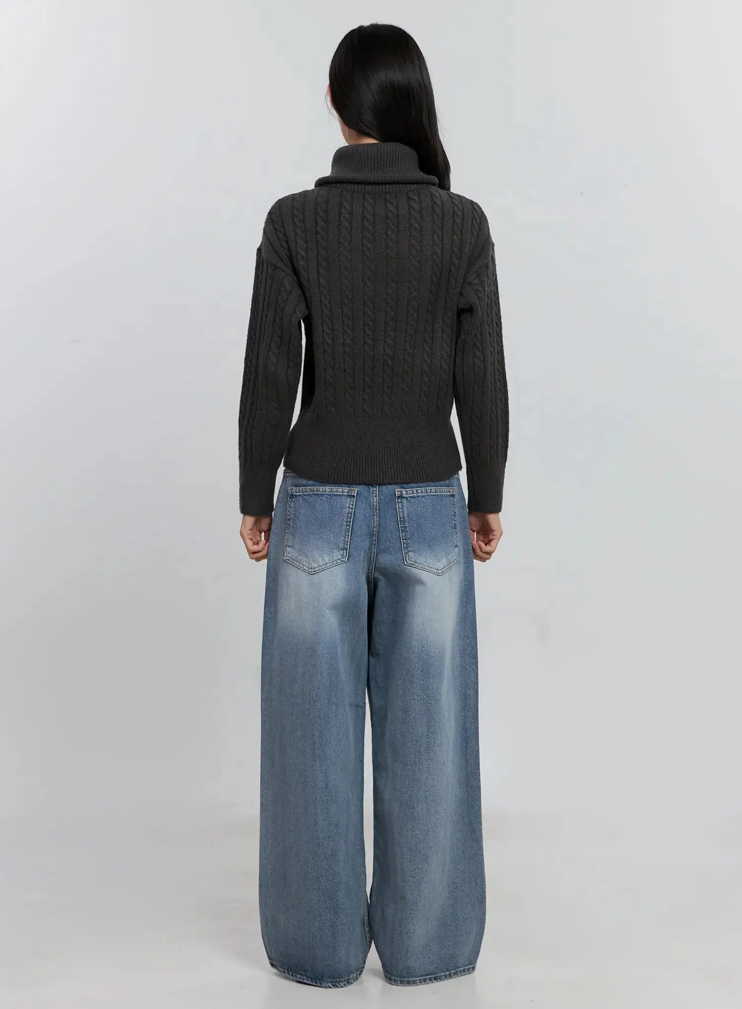 Cable-Knit High-Neck Zip-Up IS515