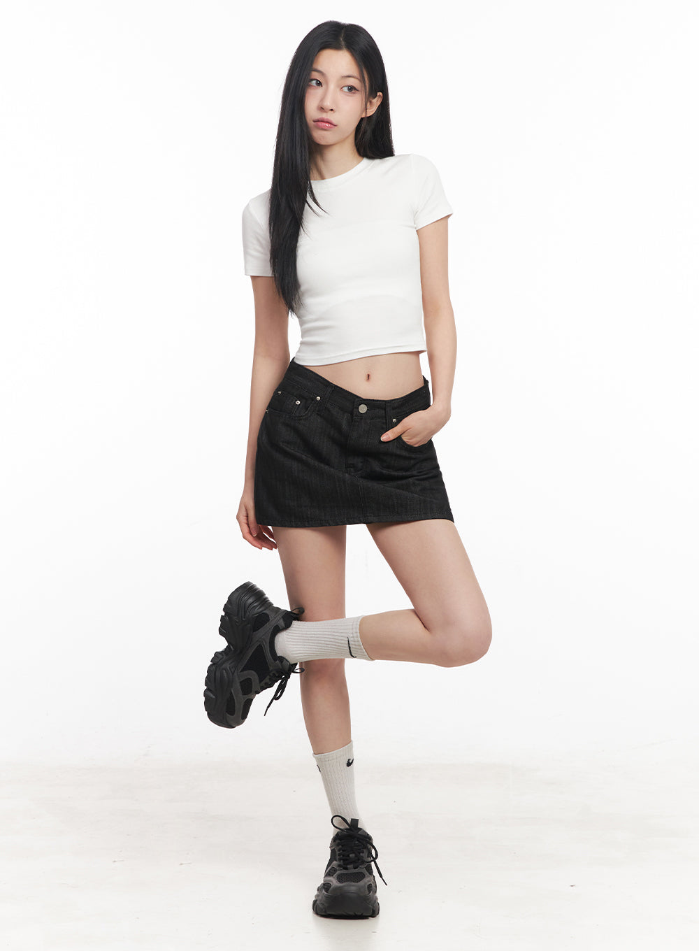 Slim-Fit Crop Tee IY516