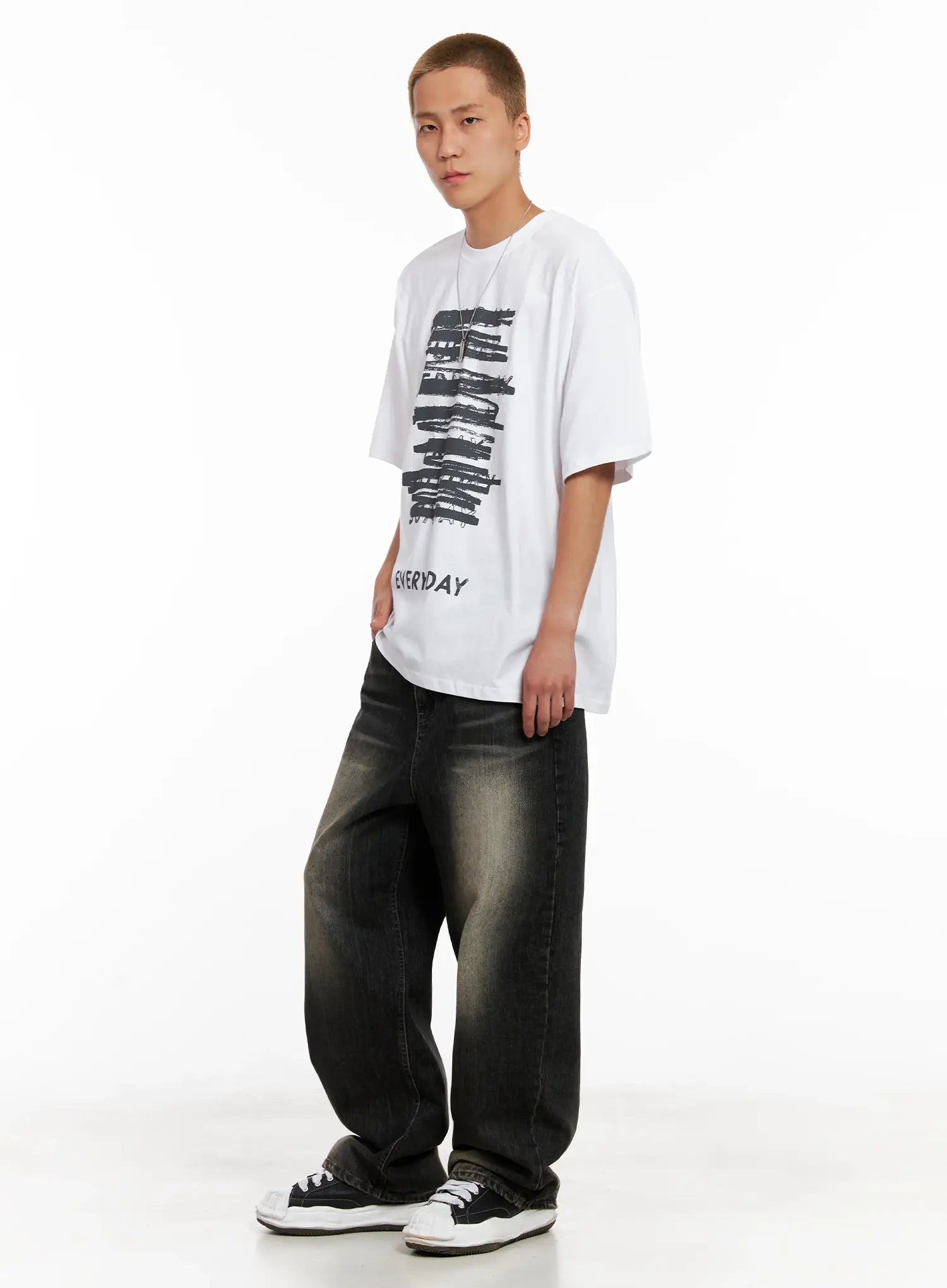 Men's "Everyday" Graphic Tee IL521