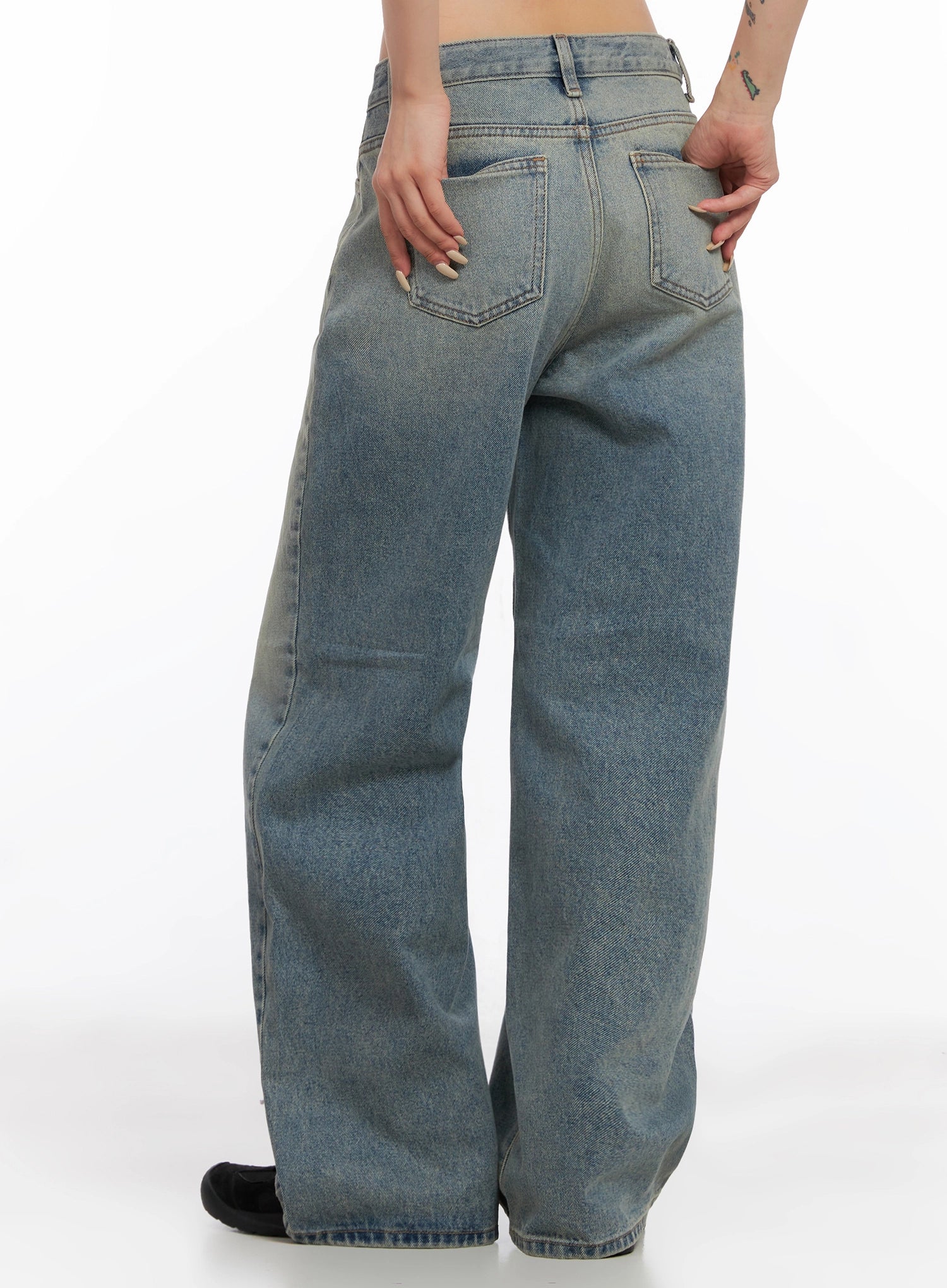 Elani Light Washed Wide Leg Jeans IS508
