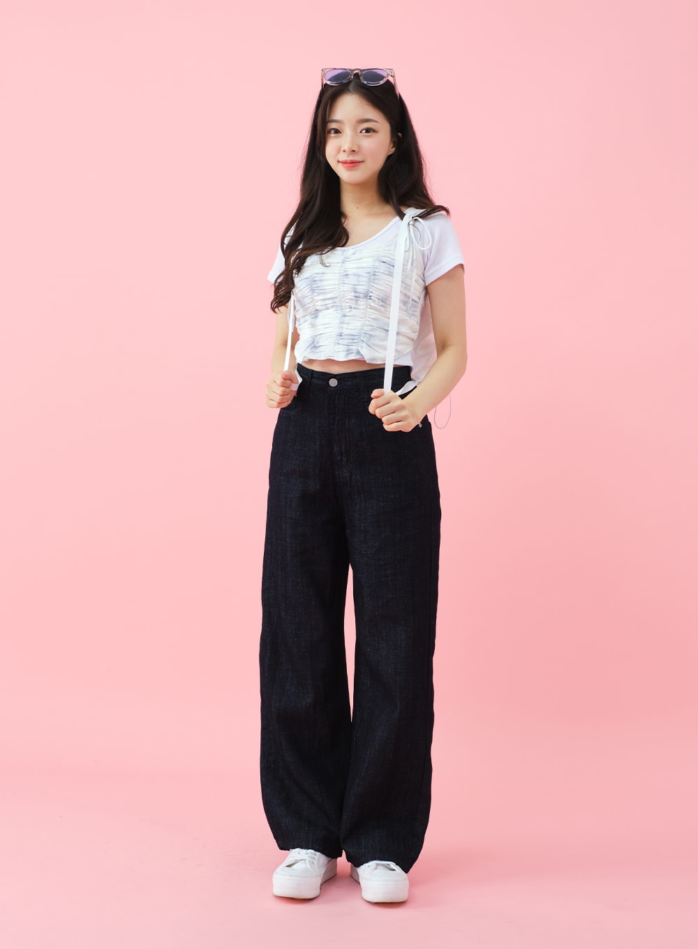 Deep Round Neck Basic Crop T-Shirt BU5