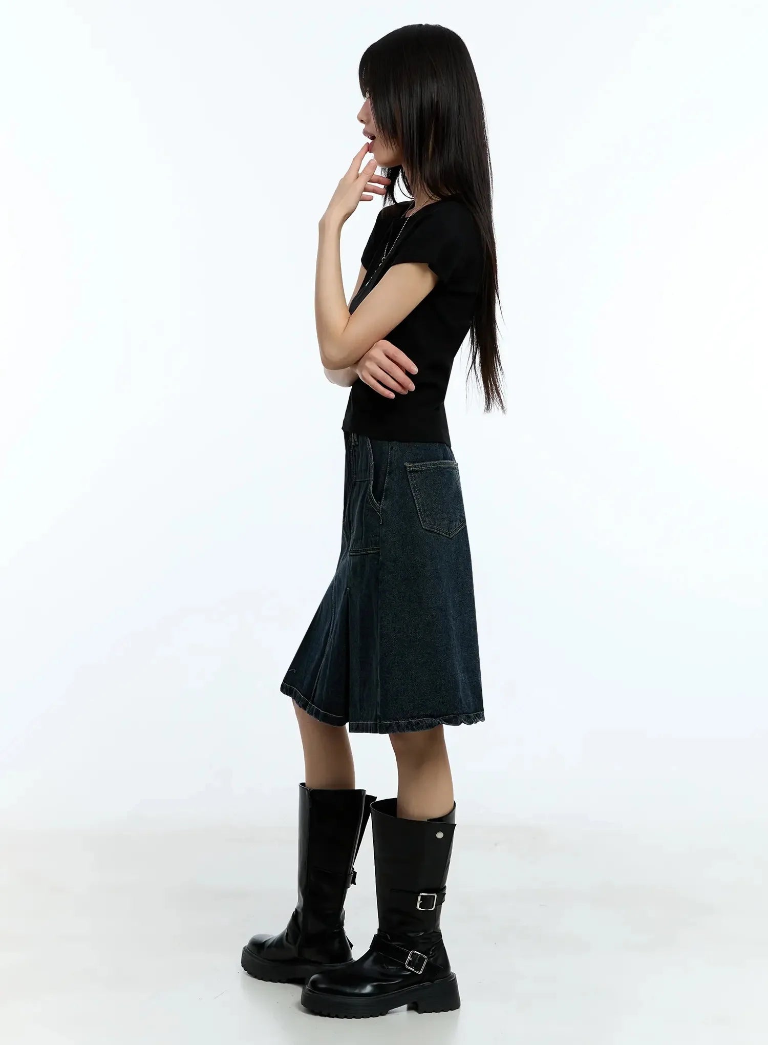 Slim-Fit Cropped Tee IU523