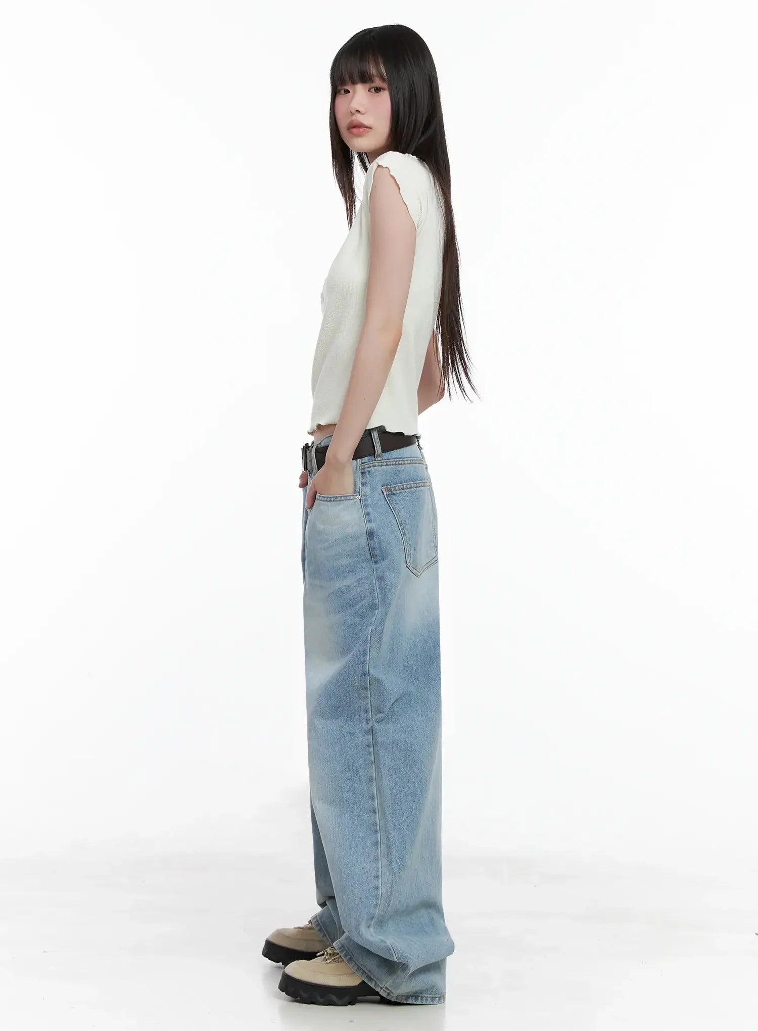 Dain Washed Wide-Leg Jeans IL531