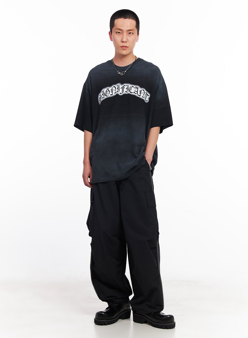 Men's Cargo Balloon-Fit Windbreaker Pants (Black) IU503