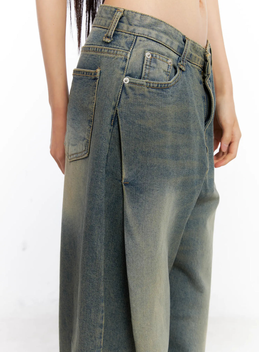 Chowon Washed Wide-Leg Denim Jeans CL530