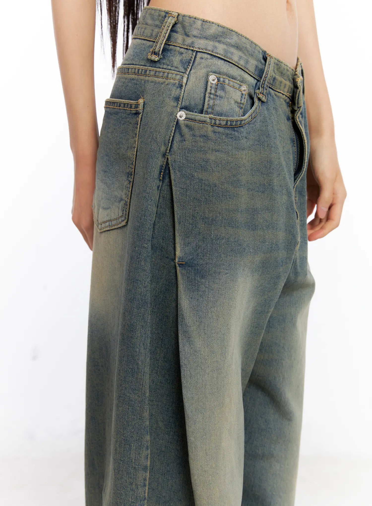 Chowon Washed Wide-Leg Denim Jeans CL530