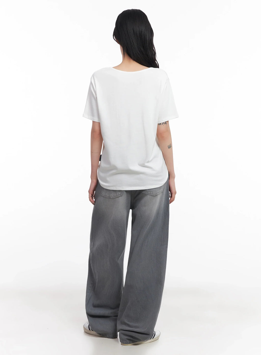 U-Neck Loose-Fit T-Shirt IC503