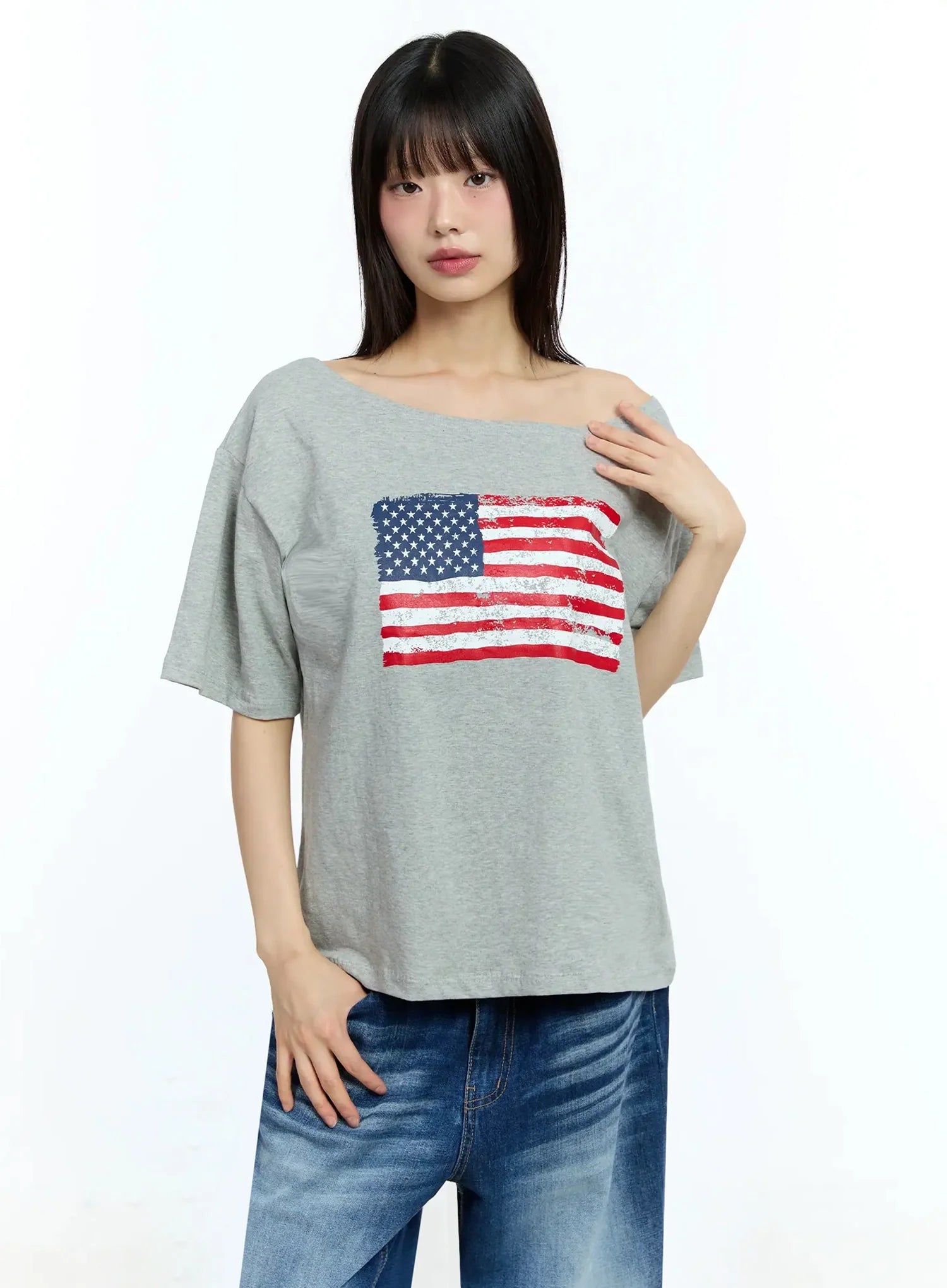 Off-Shoulder Graphic Print Tee IU525