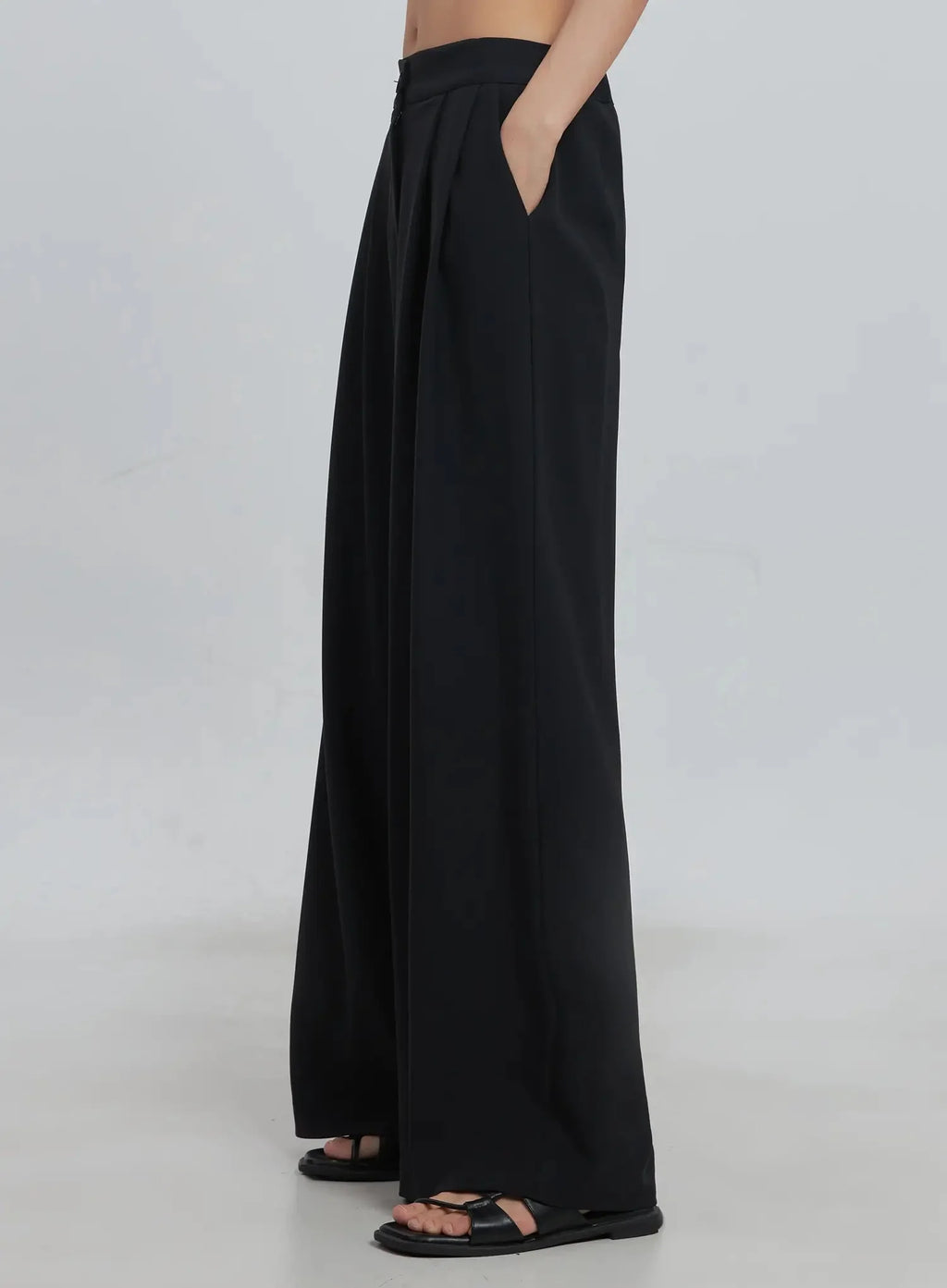 Pintuck Wide-Leg Pants IU512