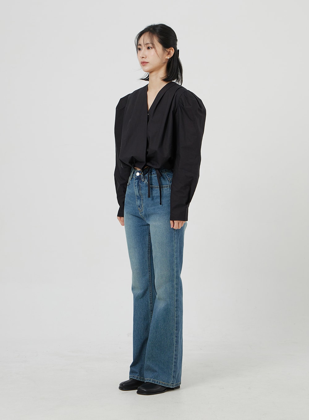 V-Neck Cropped Blouse OM303