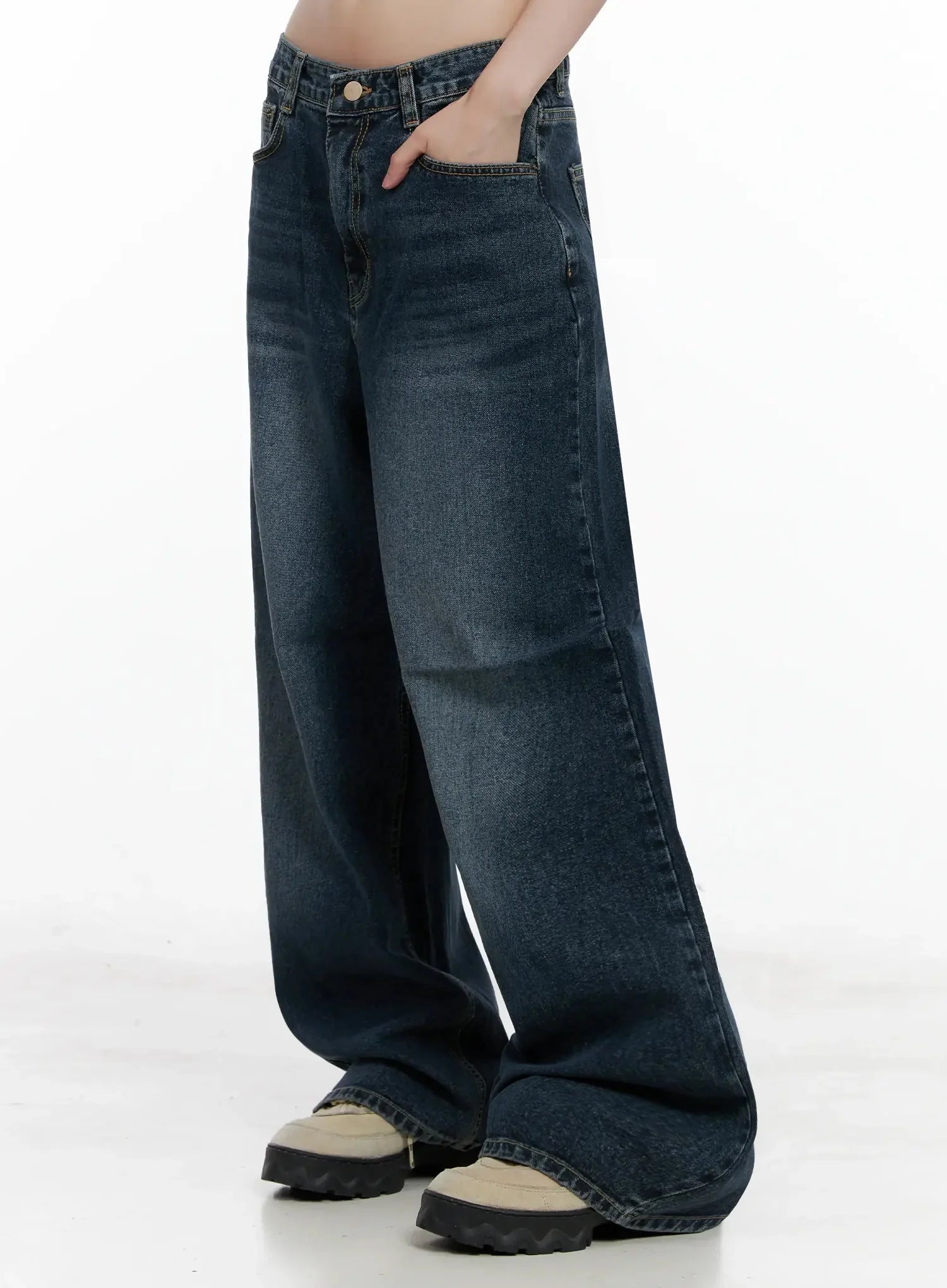 Mashiro Vintage-Wash Wide Jeans IL531