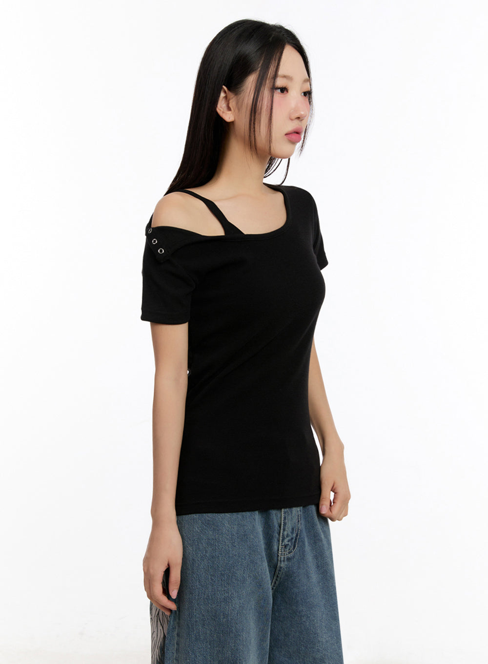 Slim-Fit Buttoned U Neck Top IU509
