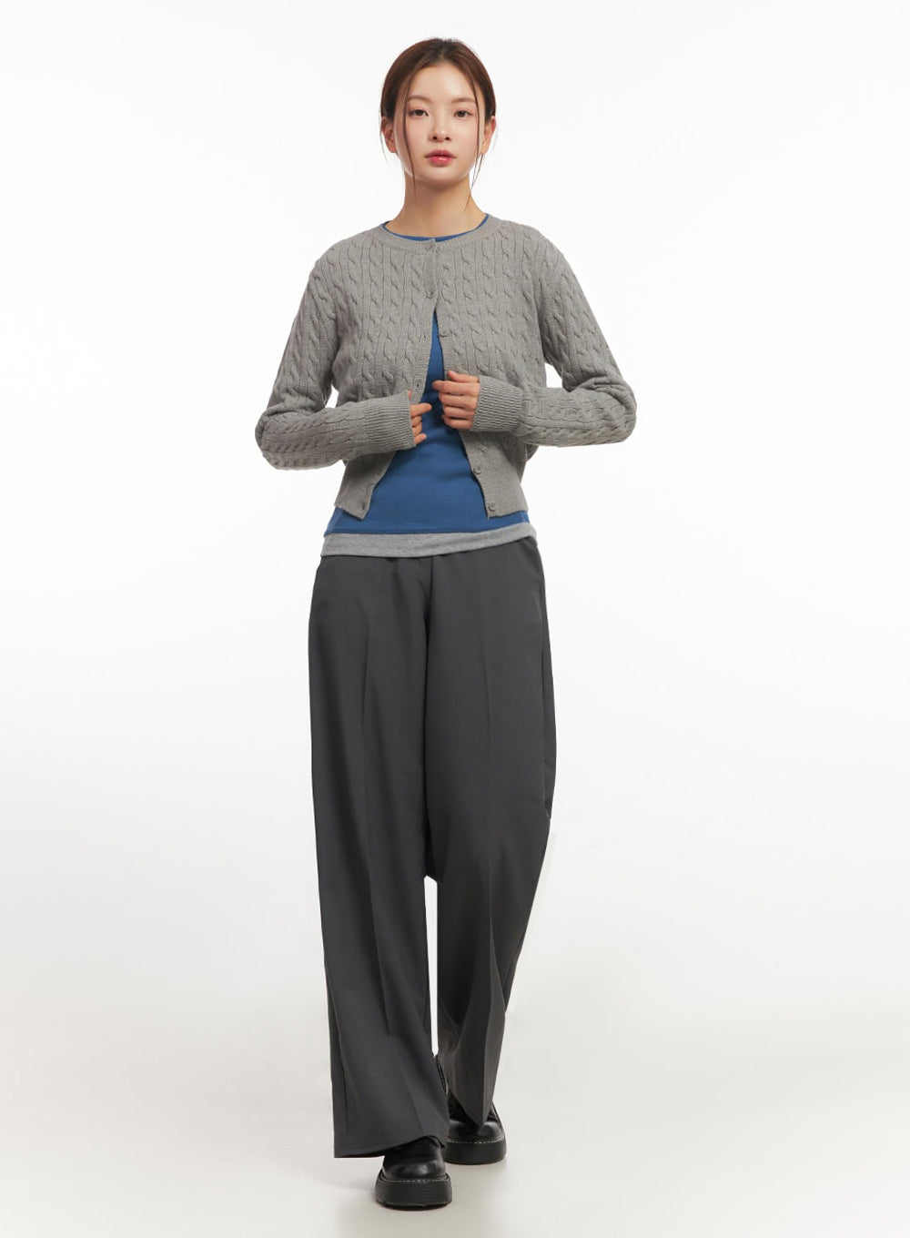 Cable-Knit Buttoned Cardigan IM524