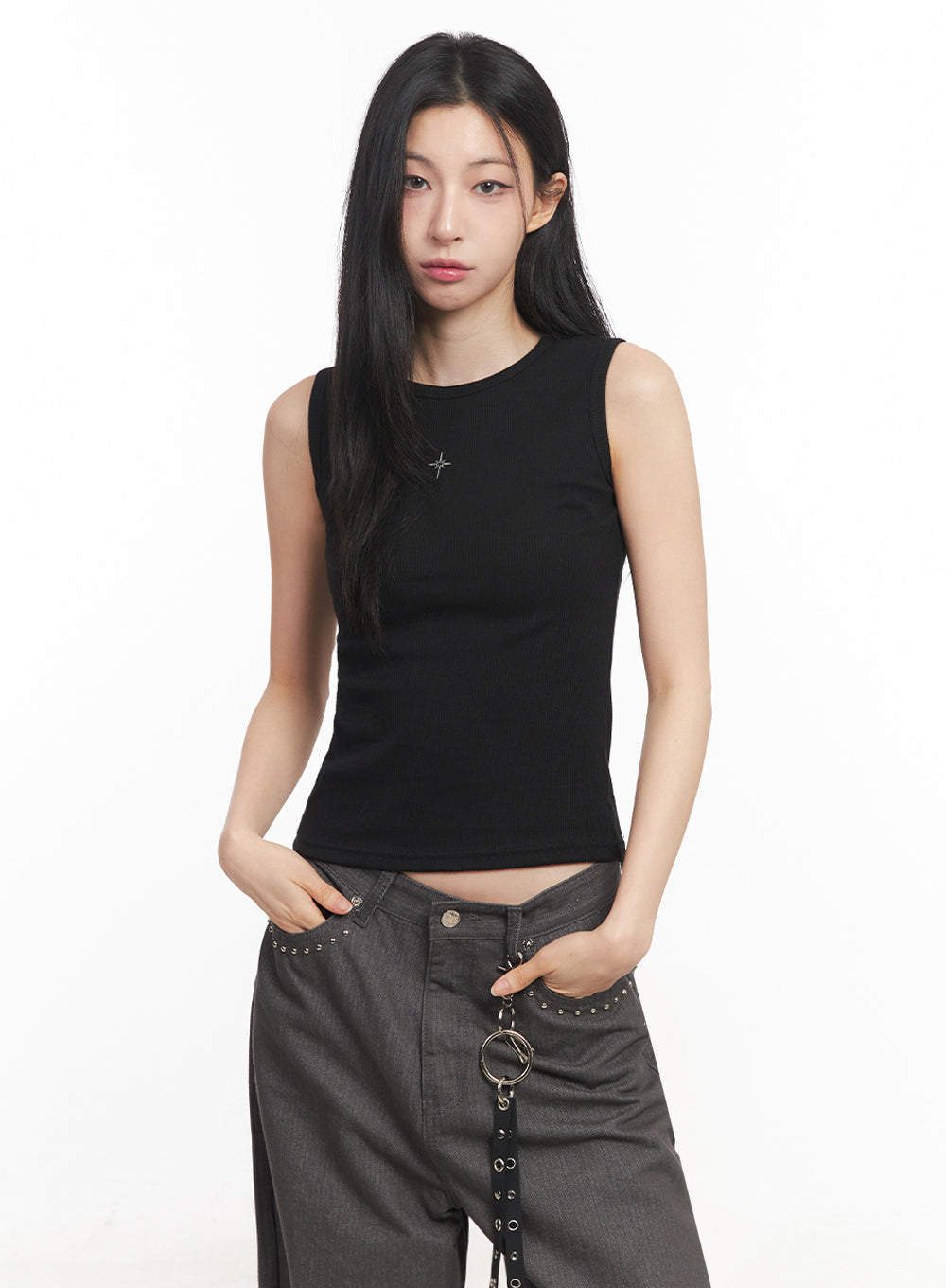 Slim-Fit Sleeveless Star Graphic Top IY516