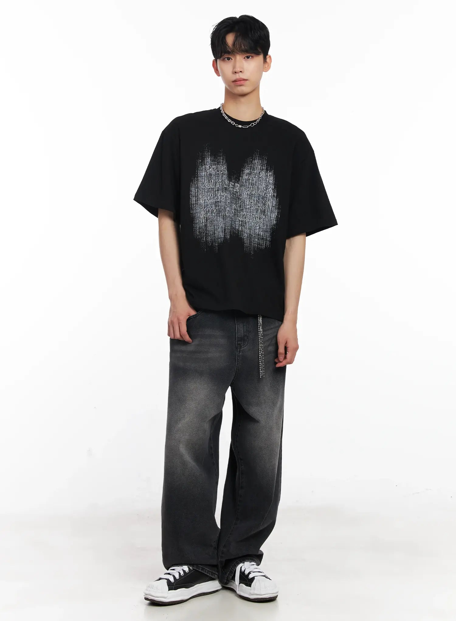 Men's Graphic Relaxed-Fit Tee IU526