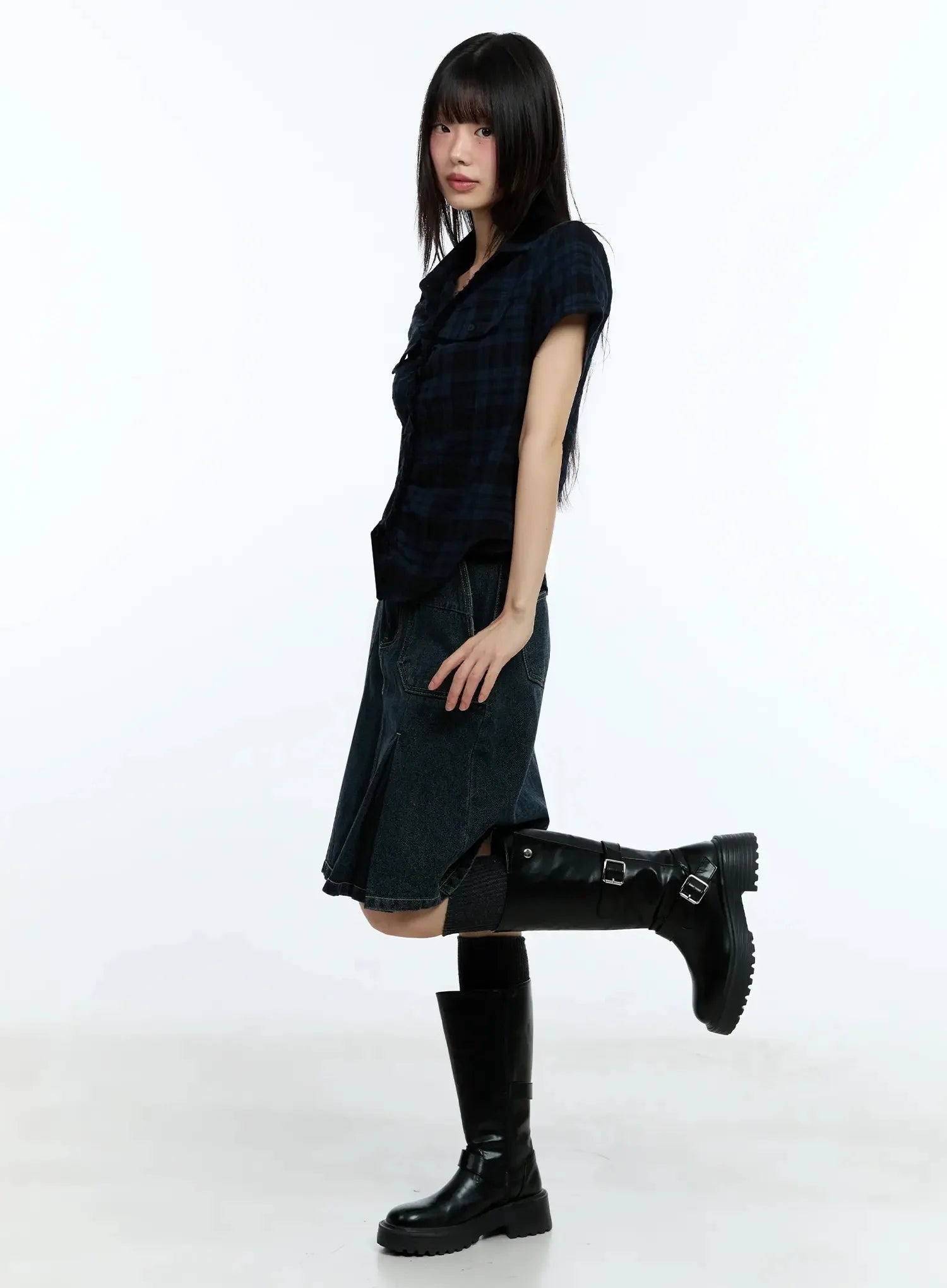 Slim-Fit Plaid Short-Sleeve Shirt IU523